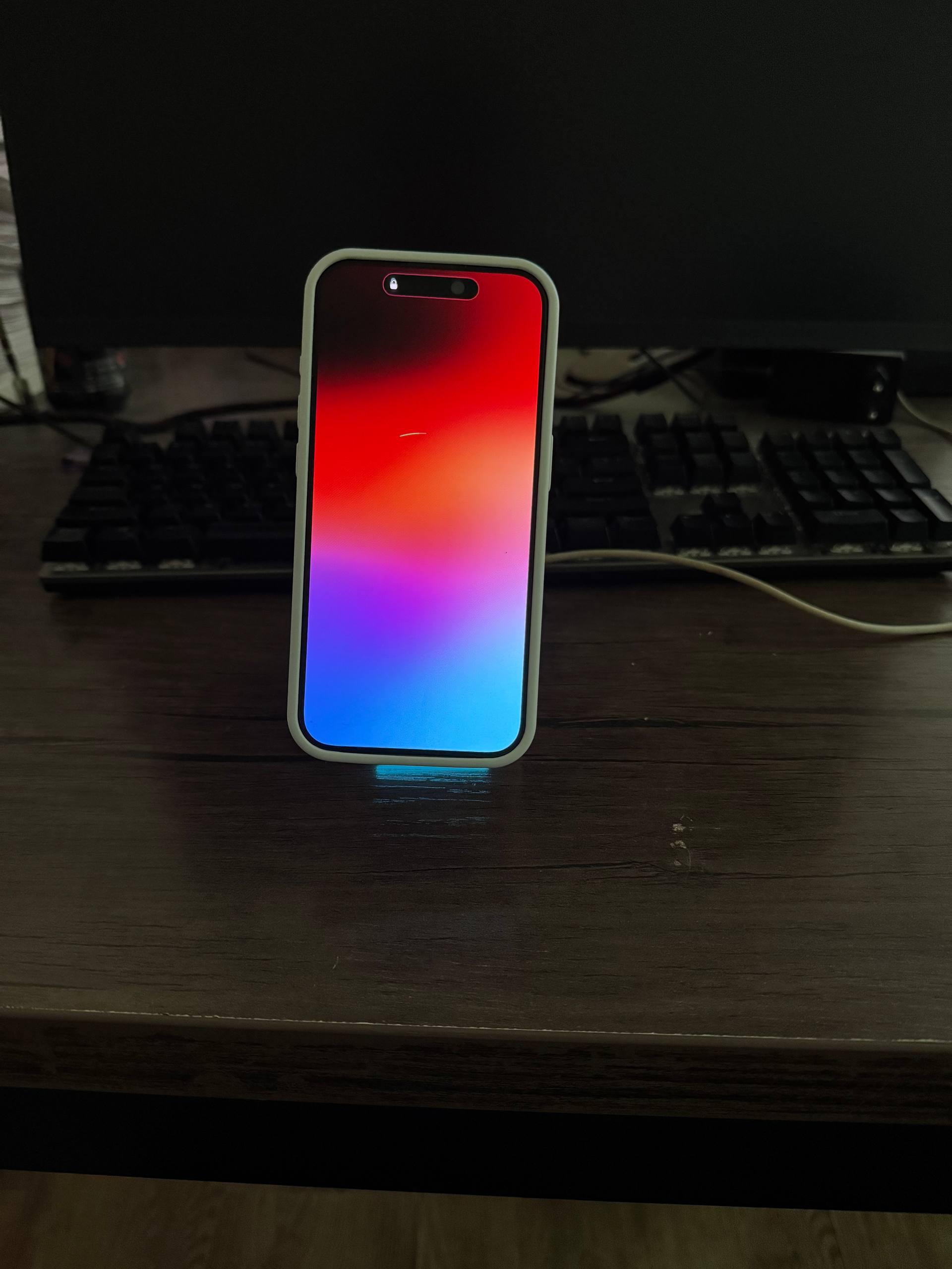 Simsiz quvvatlagich stansiyasi 3 tasi 1 da telefon uchun