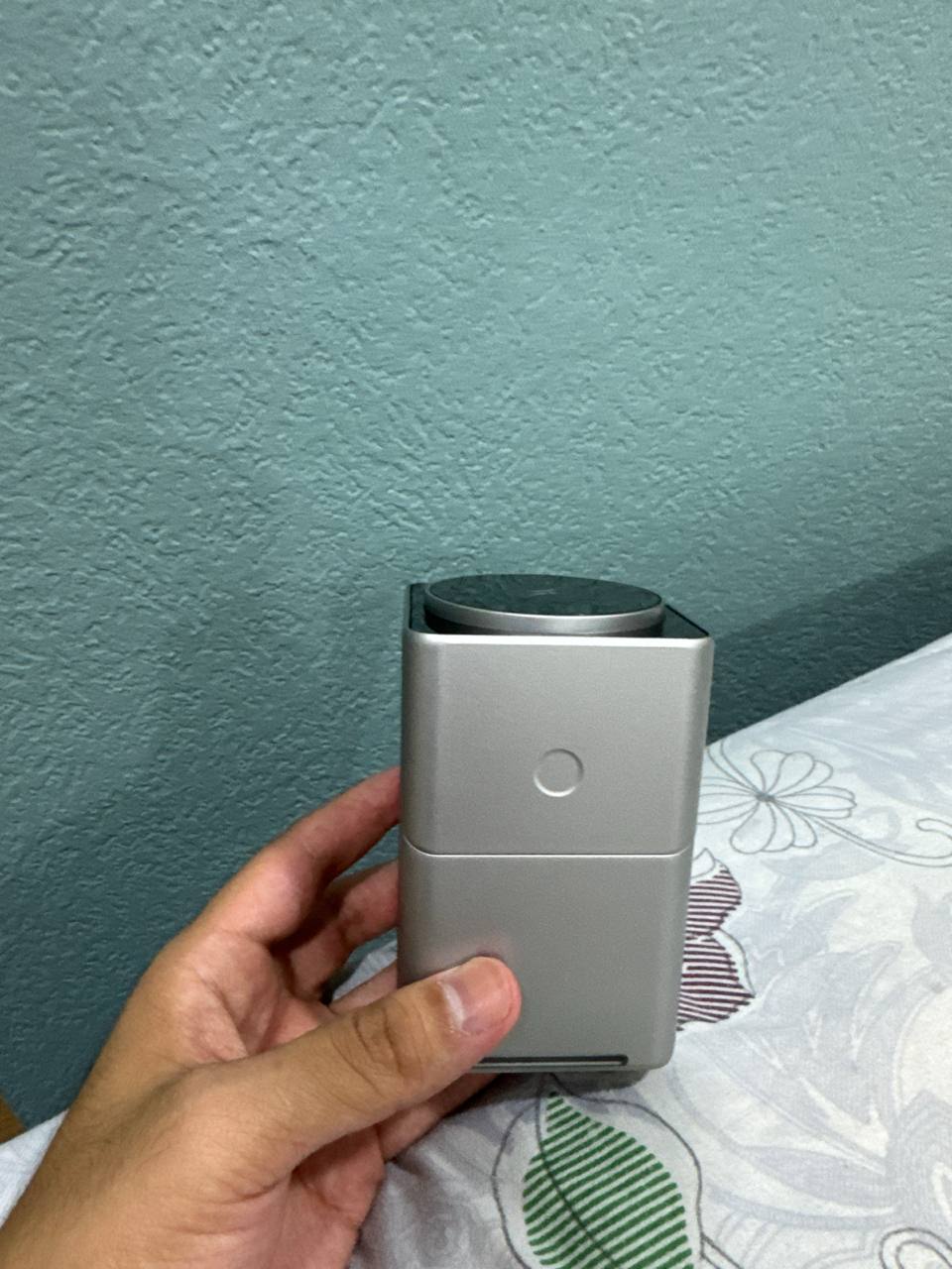 Simsiz quvvatlagich stansiyasi 3 tasi 1 da telefon uchun