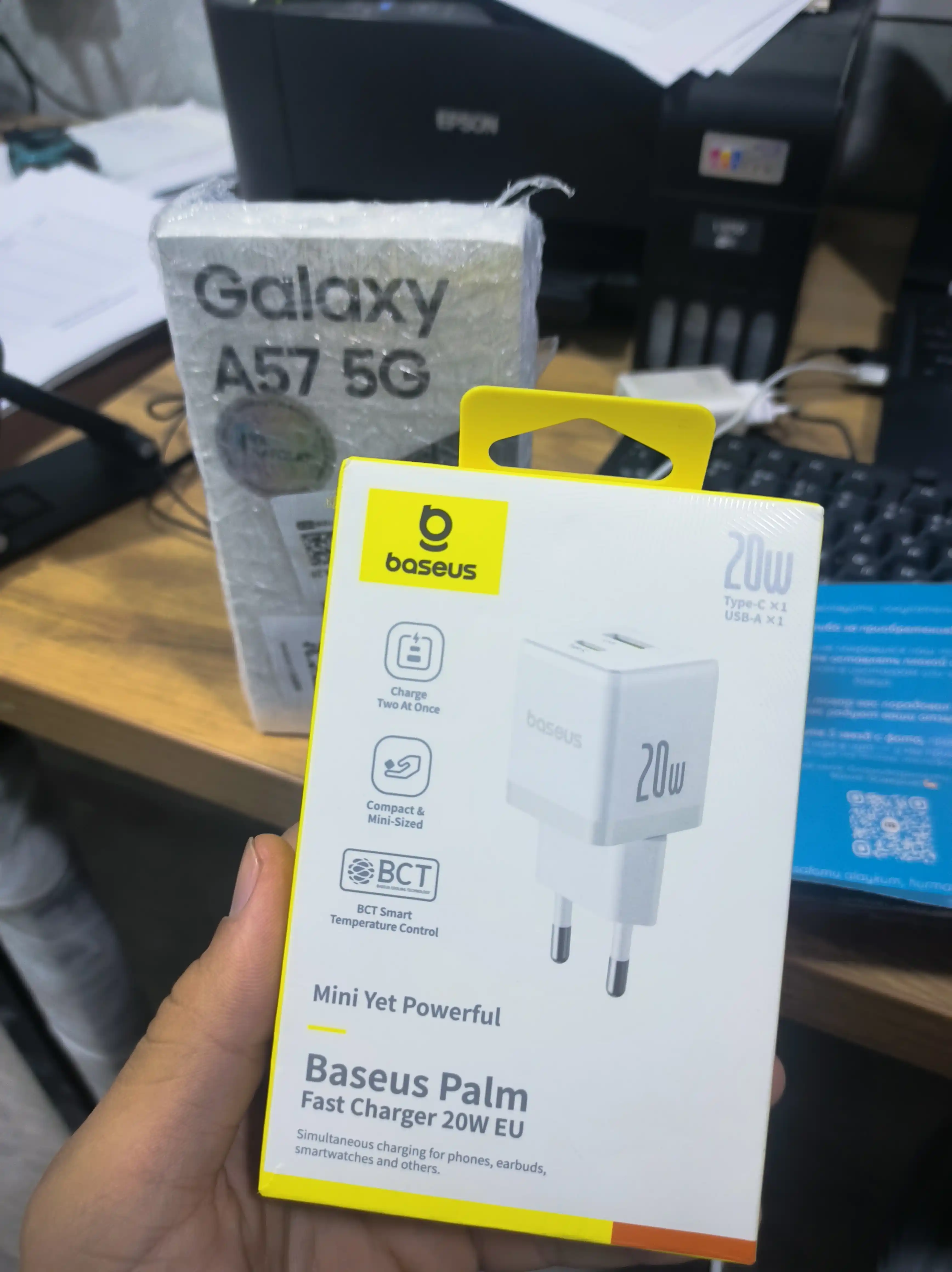 Universal zaryadlash qurilmasi Baseus Palm Fast Charger C+U, 20 Vt zaryadchik
