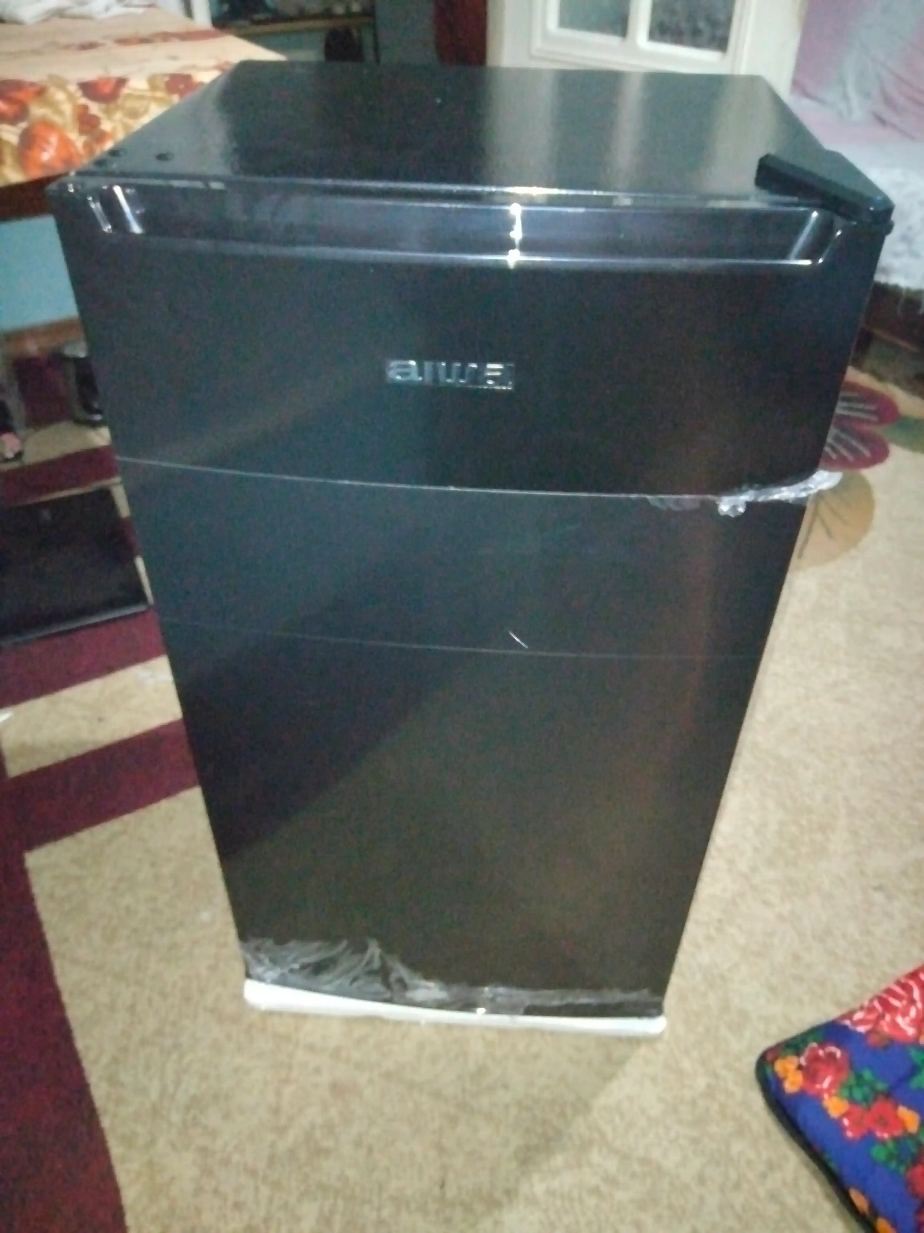 Мини холодильник AIWA BC-90E 90 л, класс, низкий уровень шума, компактный холодильник