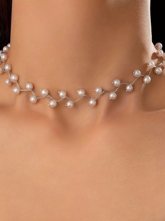Ayollar uchun choker va braslet to‘plami – nafis bo‘yin taqinchog‘i va qo‘l aksessuari