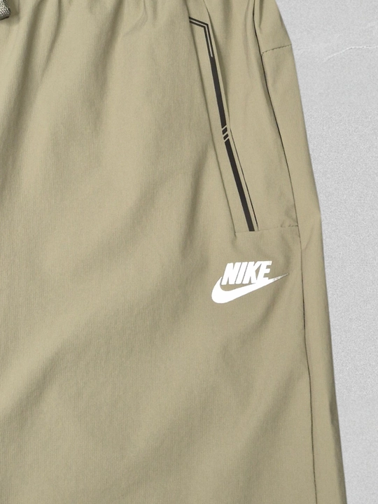 Шорты для мужчин Nike