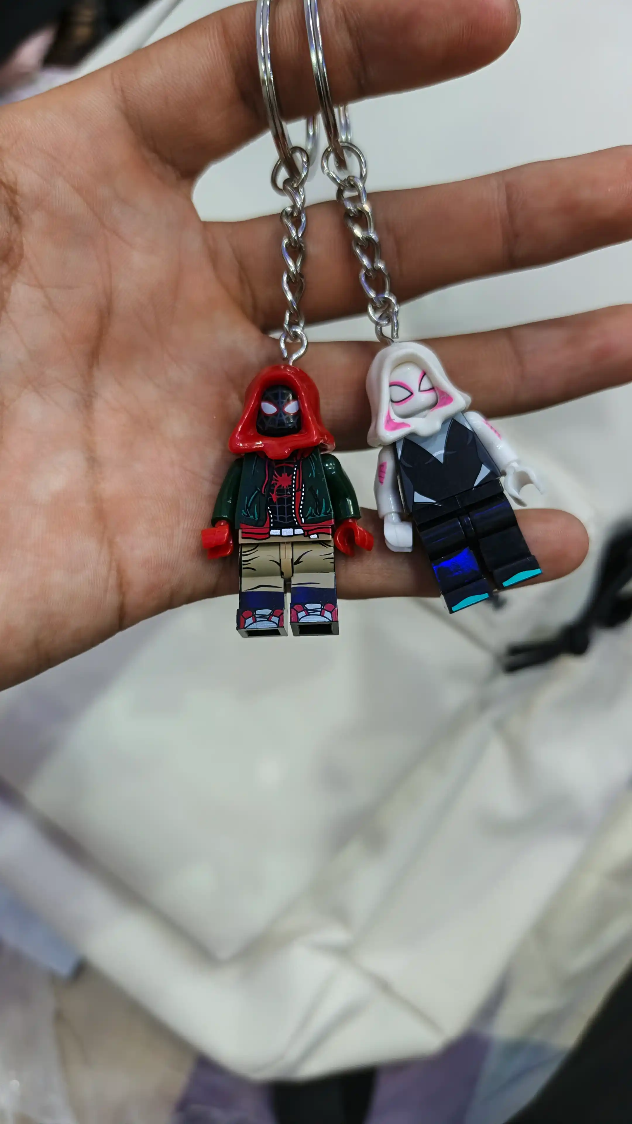 Парные брелоки в стиле Lego "Человек-Паук и Гвен Стейси"