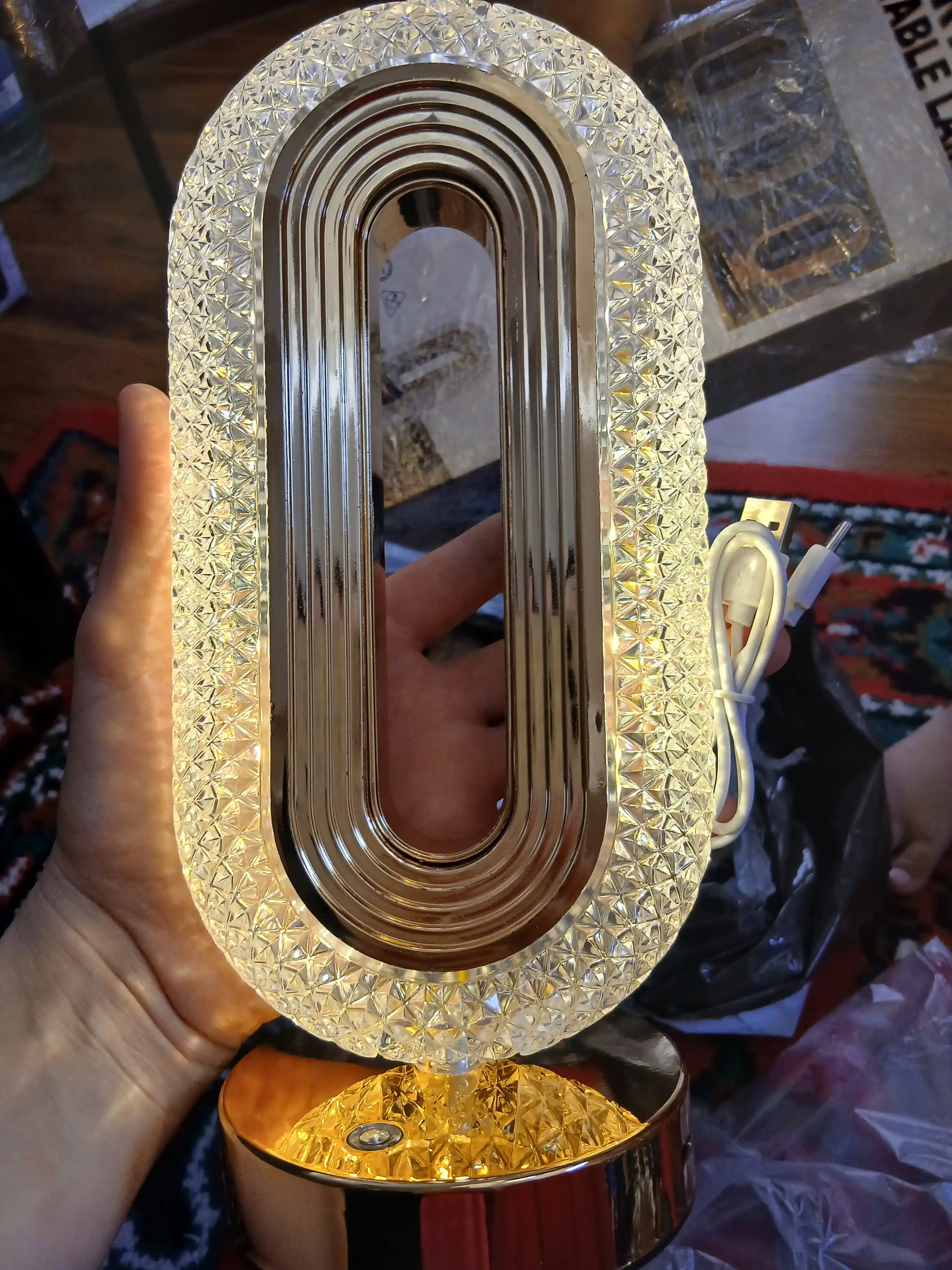Tungi chiroq, yorug‘lik diodli LED, lampa