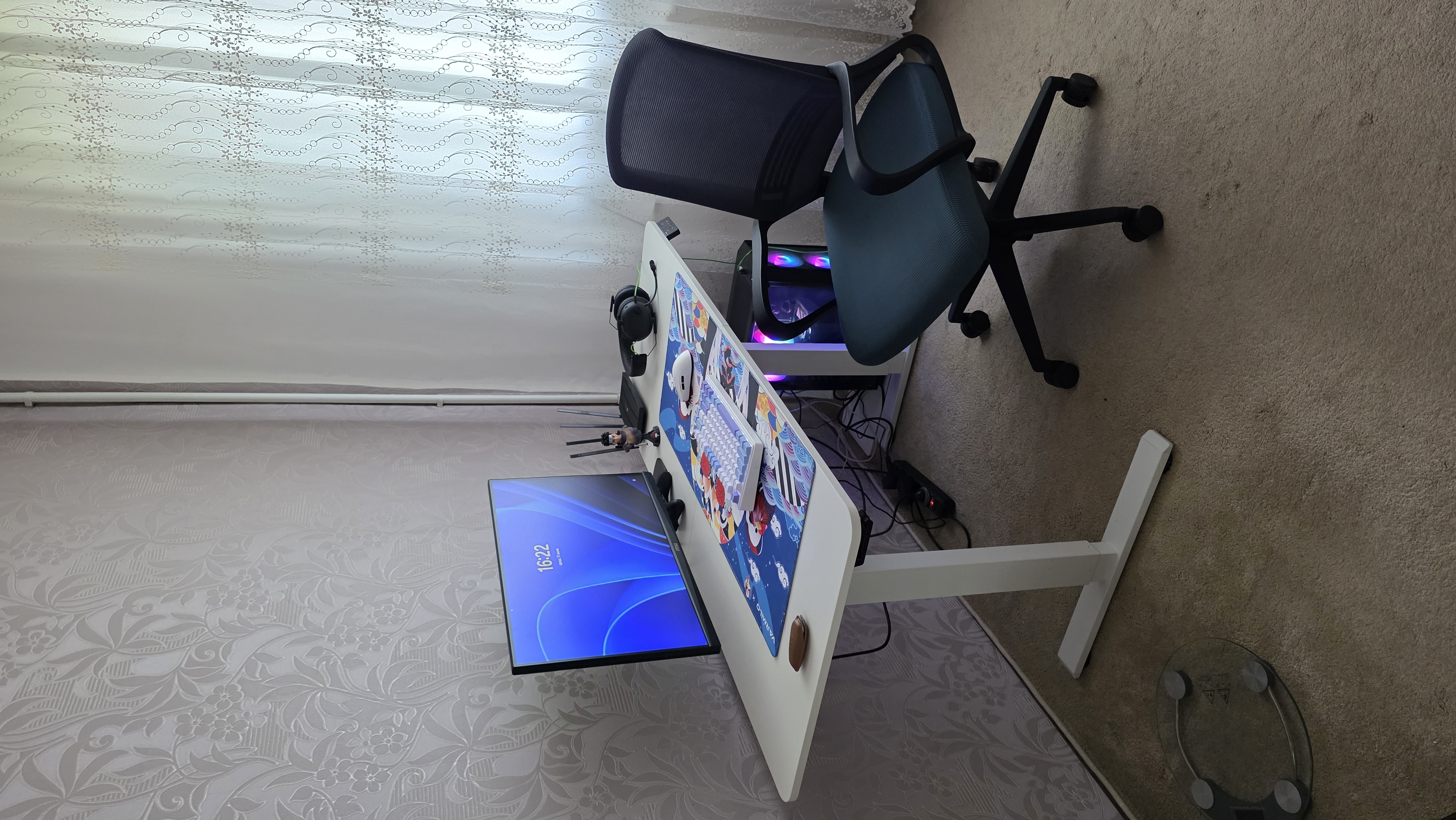 Televizor va monitorlar uchun buriluvchi va qiya stol kronshteyni, Shimoliy Bayou