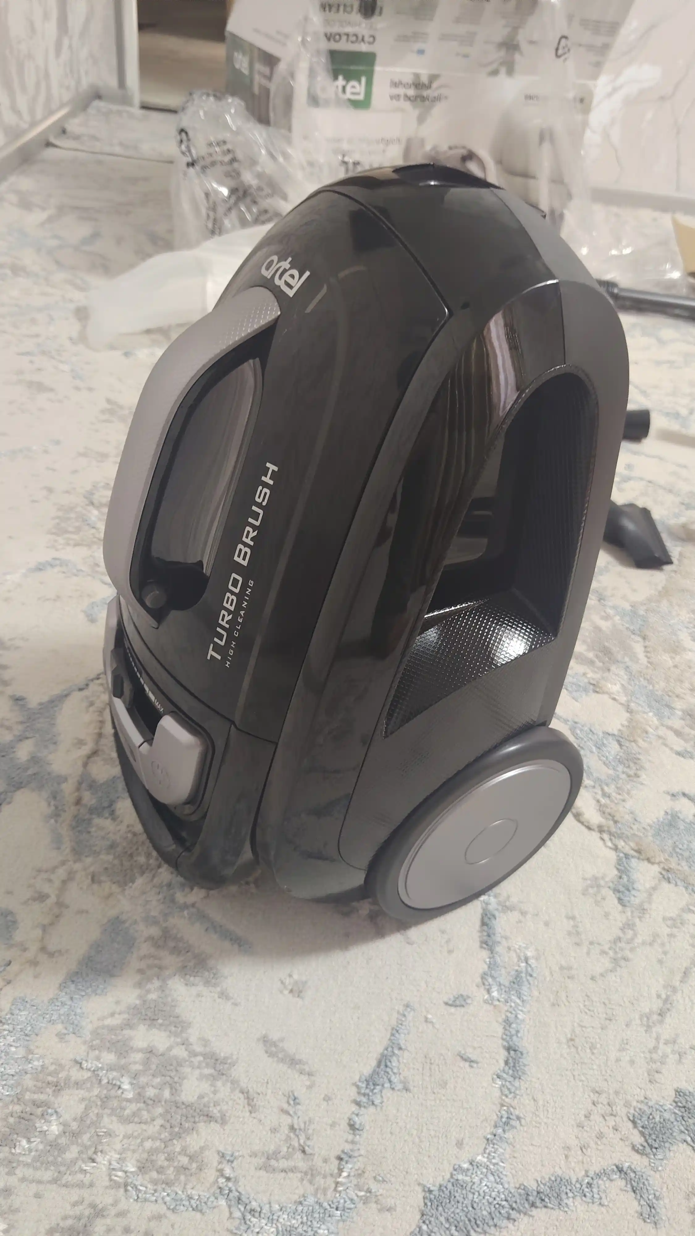 Пылесос Artel ART-C 2600, 2000 Вт