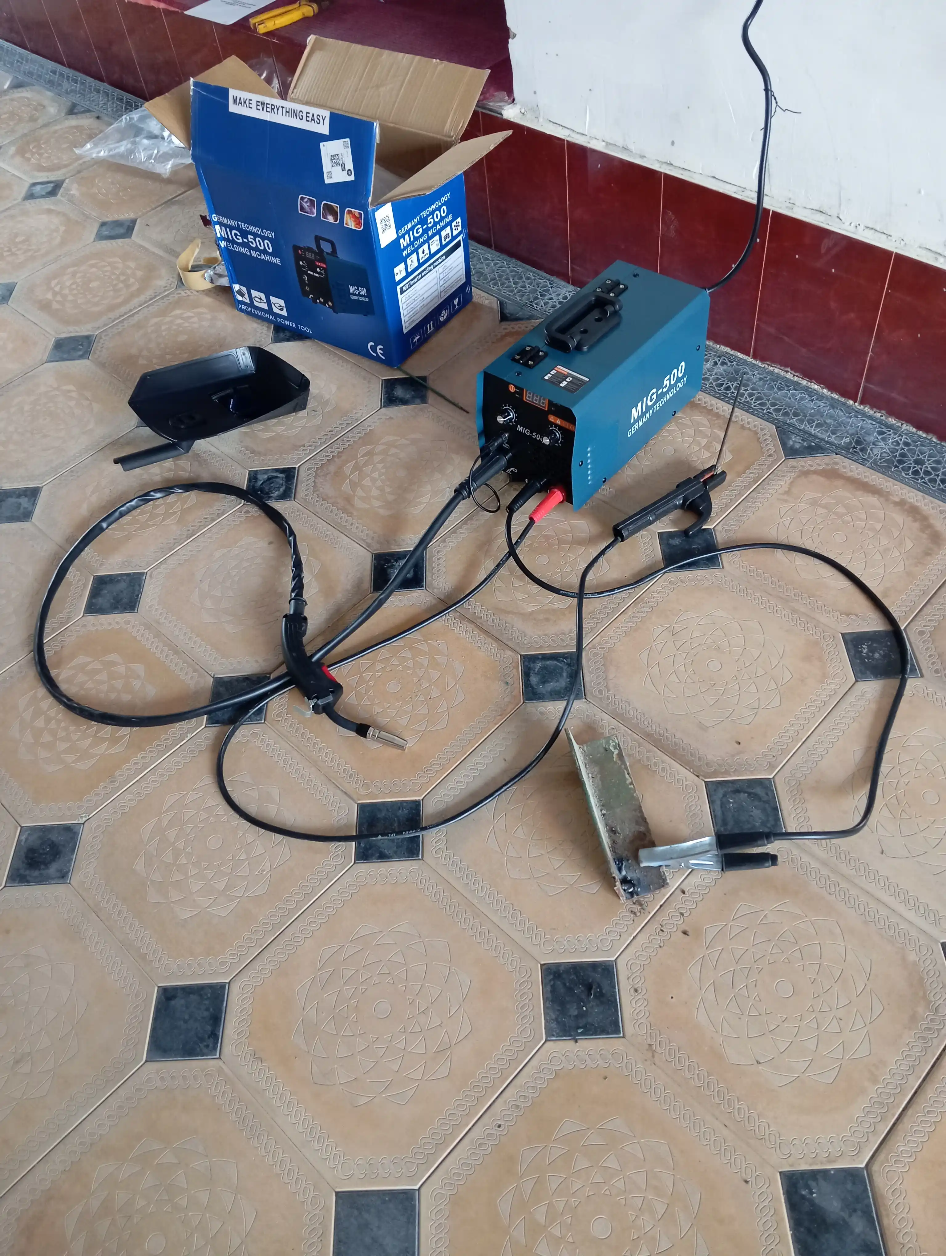 Payvandlash mashinasi, yarim avtomatik, gazsiz, MIG-500, invertor