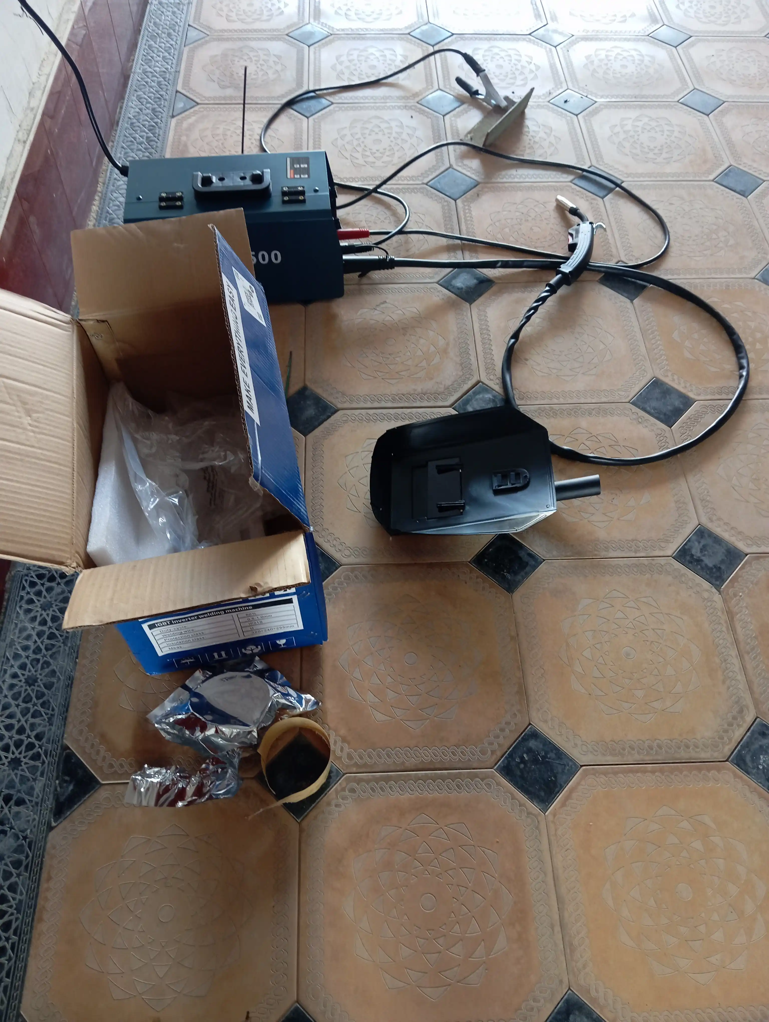 Payvandlash mashinasi, yarim avtomatik, gazsiz, MIG-500, invertor