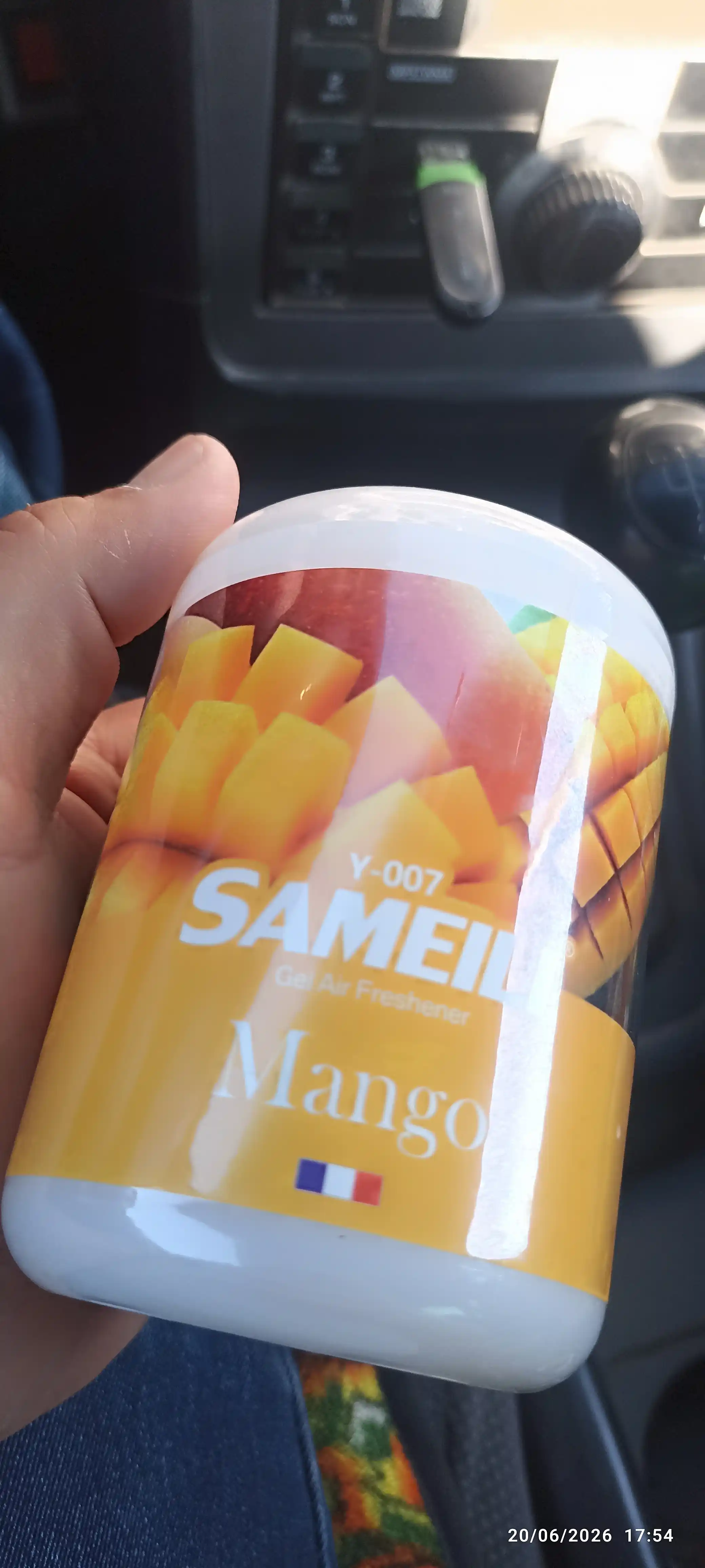 Avtomobil aromatizatori, mashina uchun havo yangilagich, salon xushbo‘ylagich, yoqimli hid
