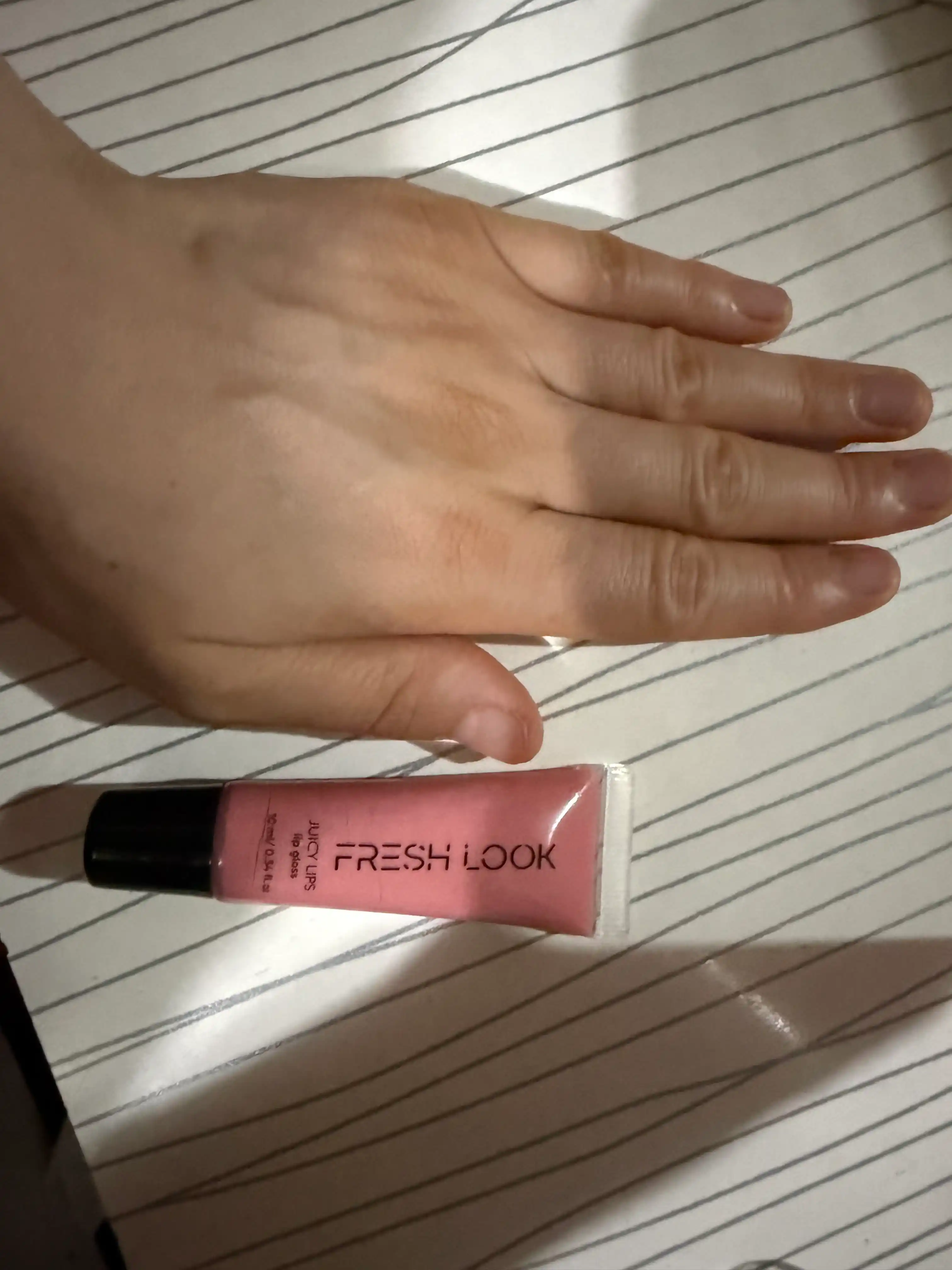 Блеск для губ аромат малины FRESH LOOK JUICY LIPS lip gloss, оттенок, 01 ягодный, 10 мл