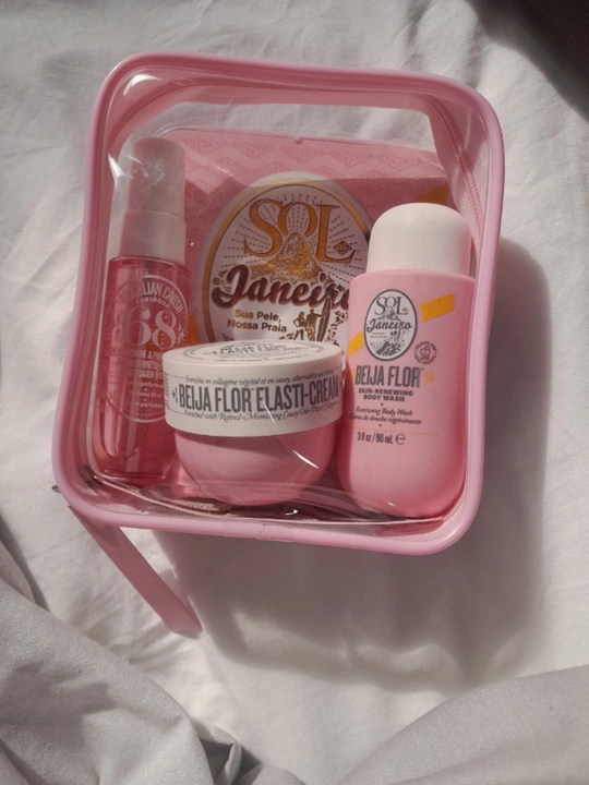 Sol de Janeiro Bom Dia Bright JET SET kosmetika to'plami, tana parvarishi uchun