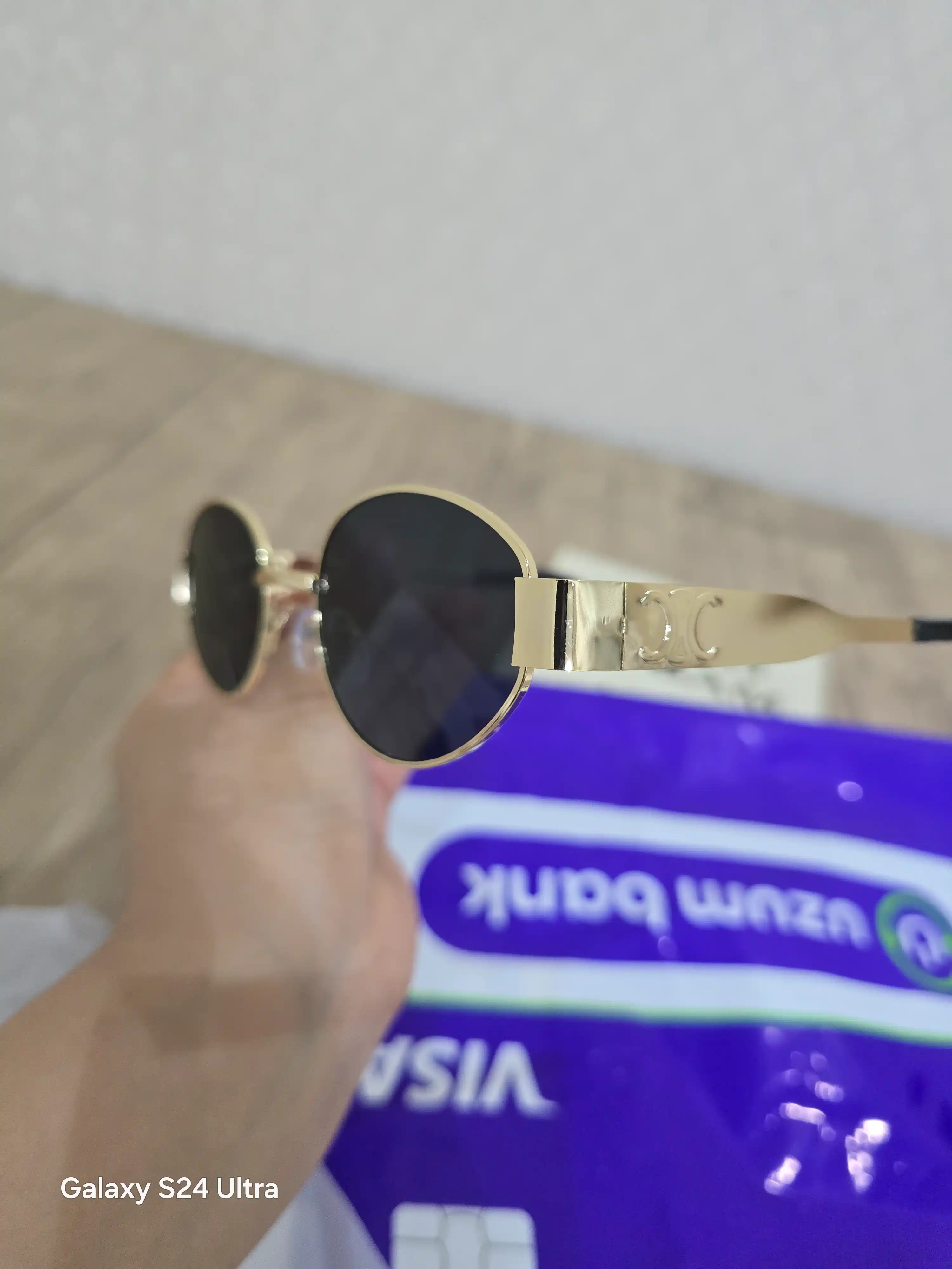 Cat eye uslubidagi ayollar quyosh ko‘zoynagi UV400, tilla rang bezakli zamonaviy ko‘zoynak