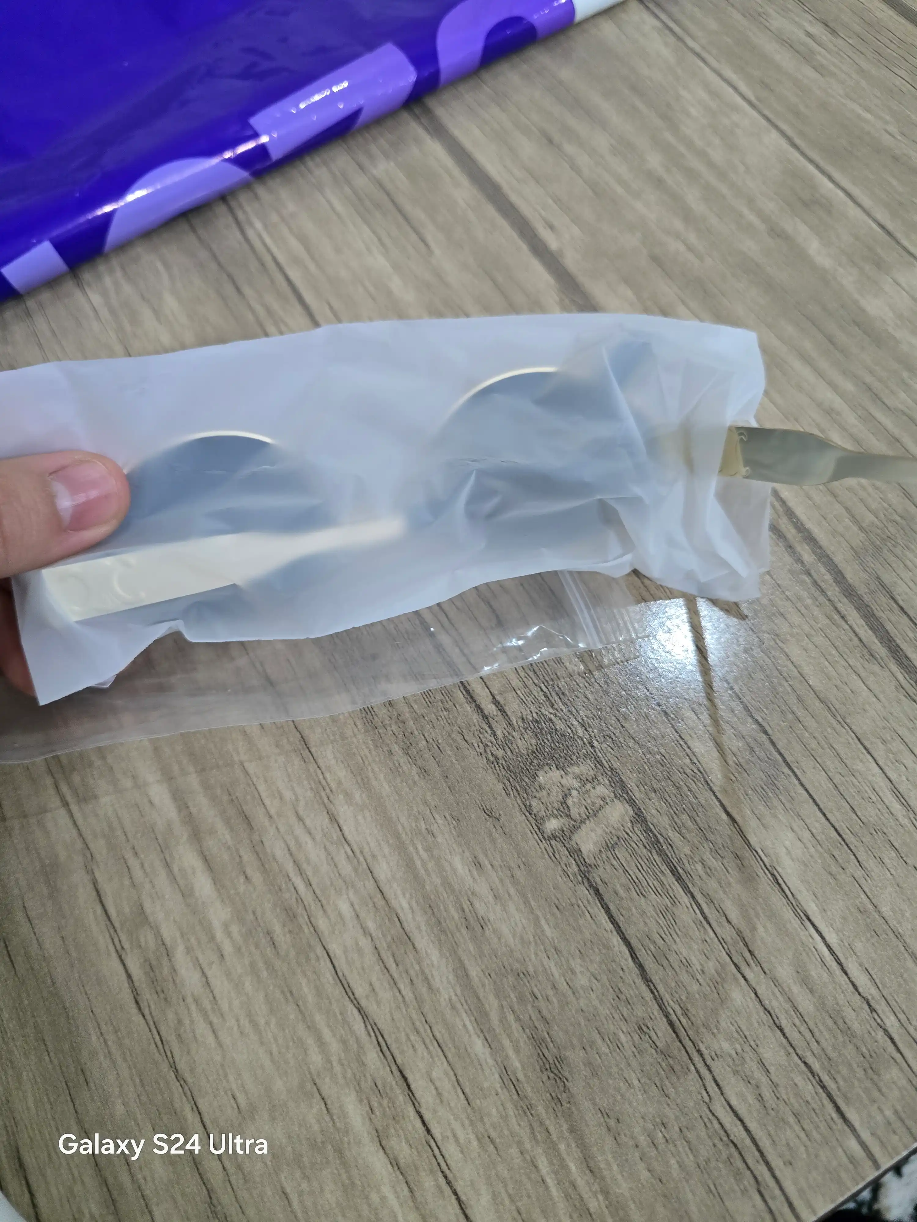 Cat eye uslubidagi ayollar quyosh ko‘zoynagi UV400, tilla rang bezakli zamonaviy ko‘zoynak