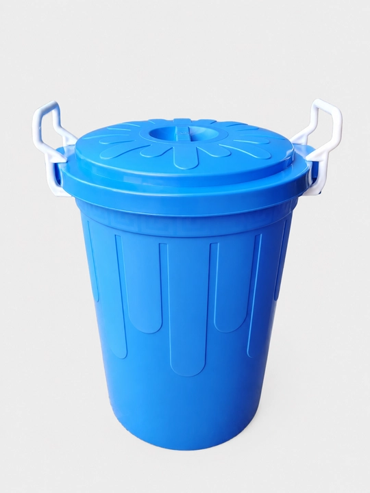 Universal bak – пластиковый бак с крышкой для воды и хозяйственных нужд