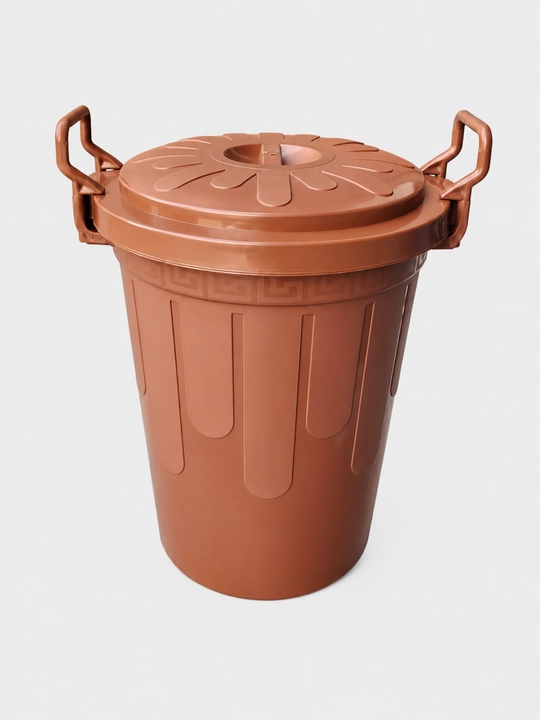 Universal bak – пластиковый бак с крышкой для воды и хозяйственных нужд