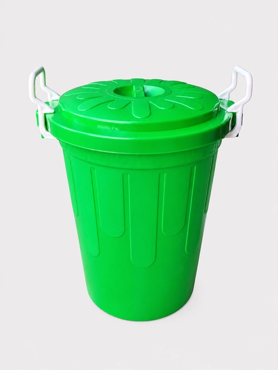 Universal bak – пластиковый бак с крышкой для воды и хозяйственных нужд