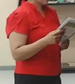 Qisqa yengli ayollar ko'ylagi
