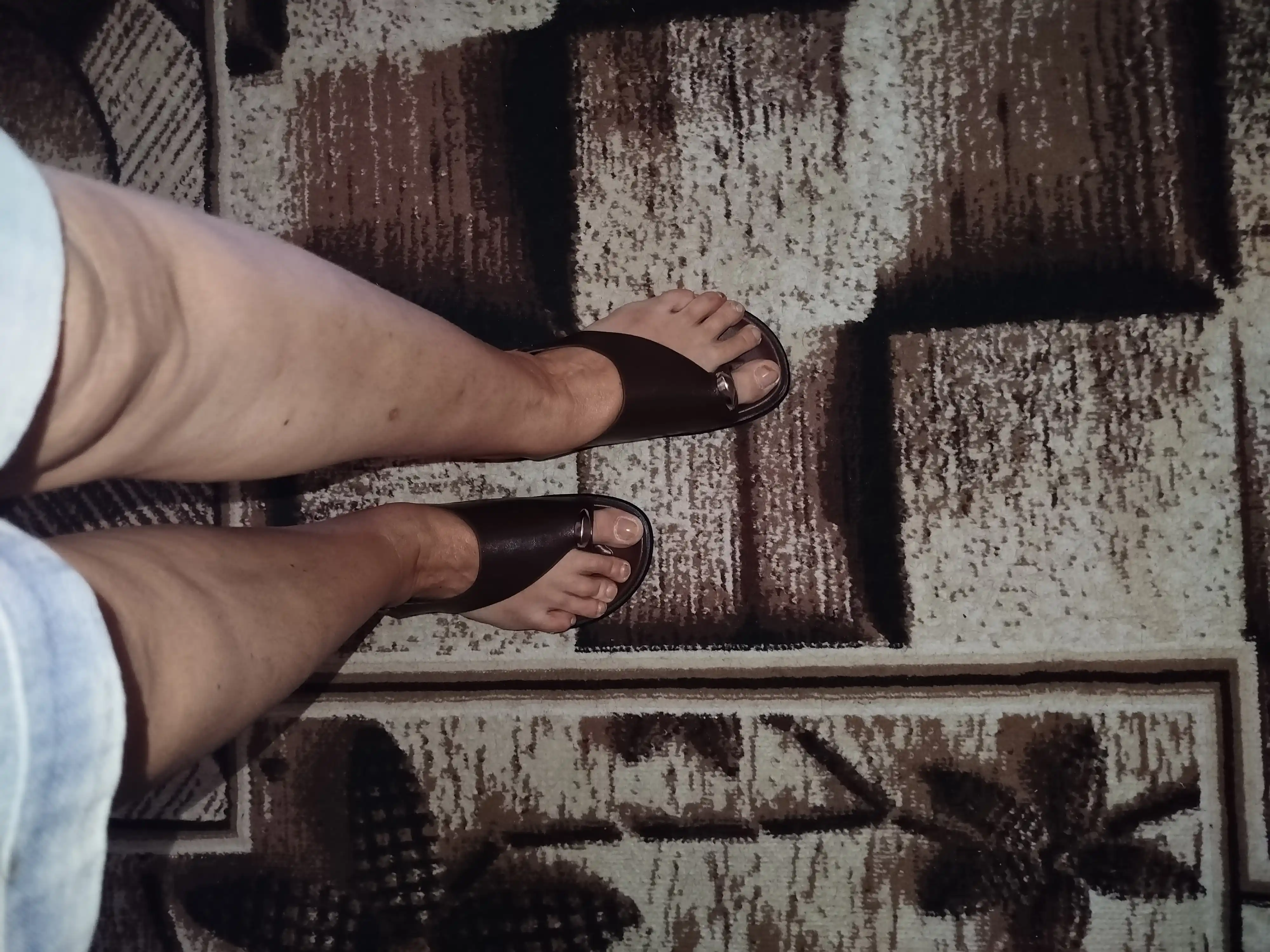 Ayollar yozgi sandal, ochiq bosonojka, platformali, zamonaviy, qulay oyoq kiyim