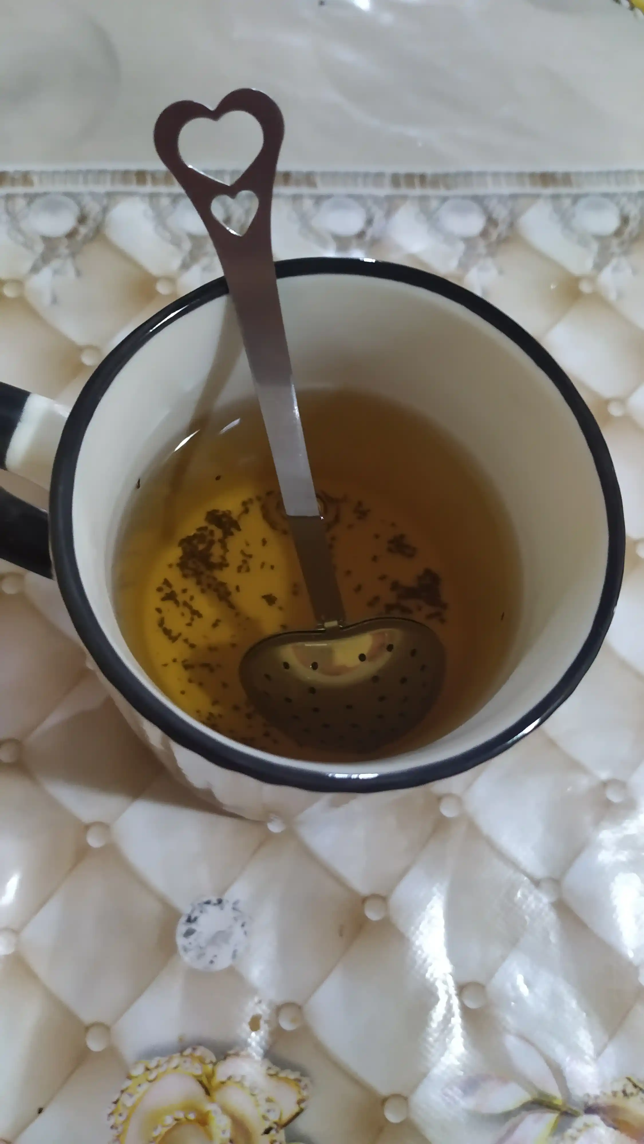 Choy damlagich — yurak shaklidagi zanglamas metall filtr qoshiq, uzun tutqichli, tejamkor