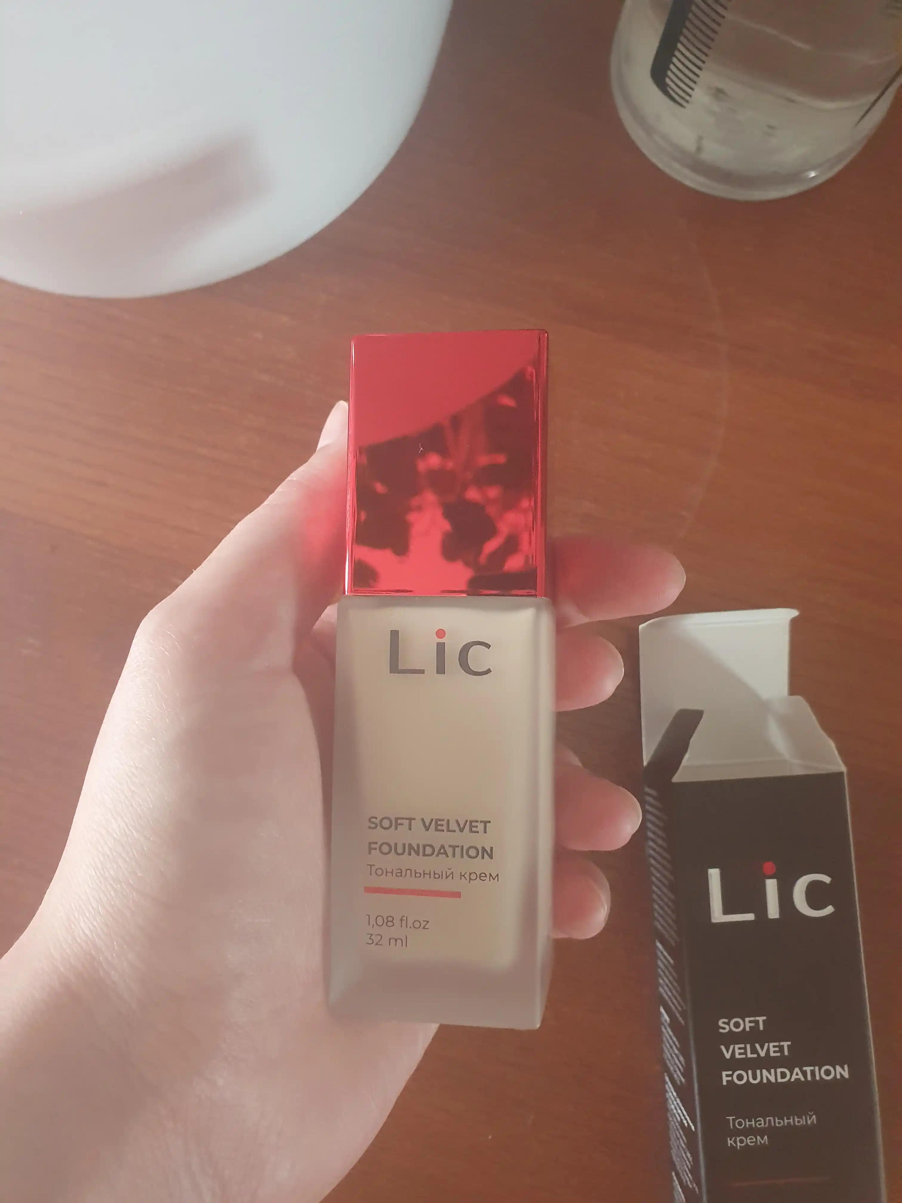 Soft Velvet Lic tonal kremi