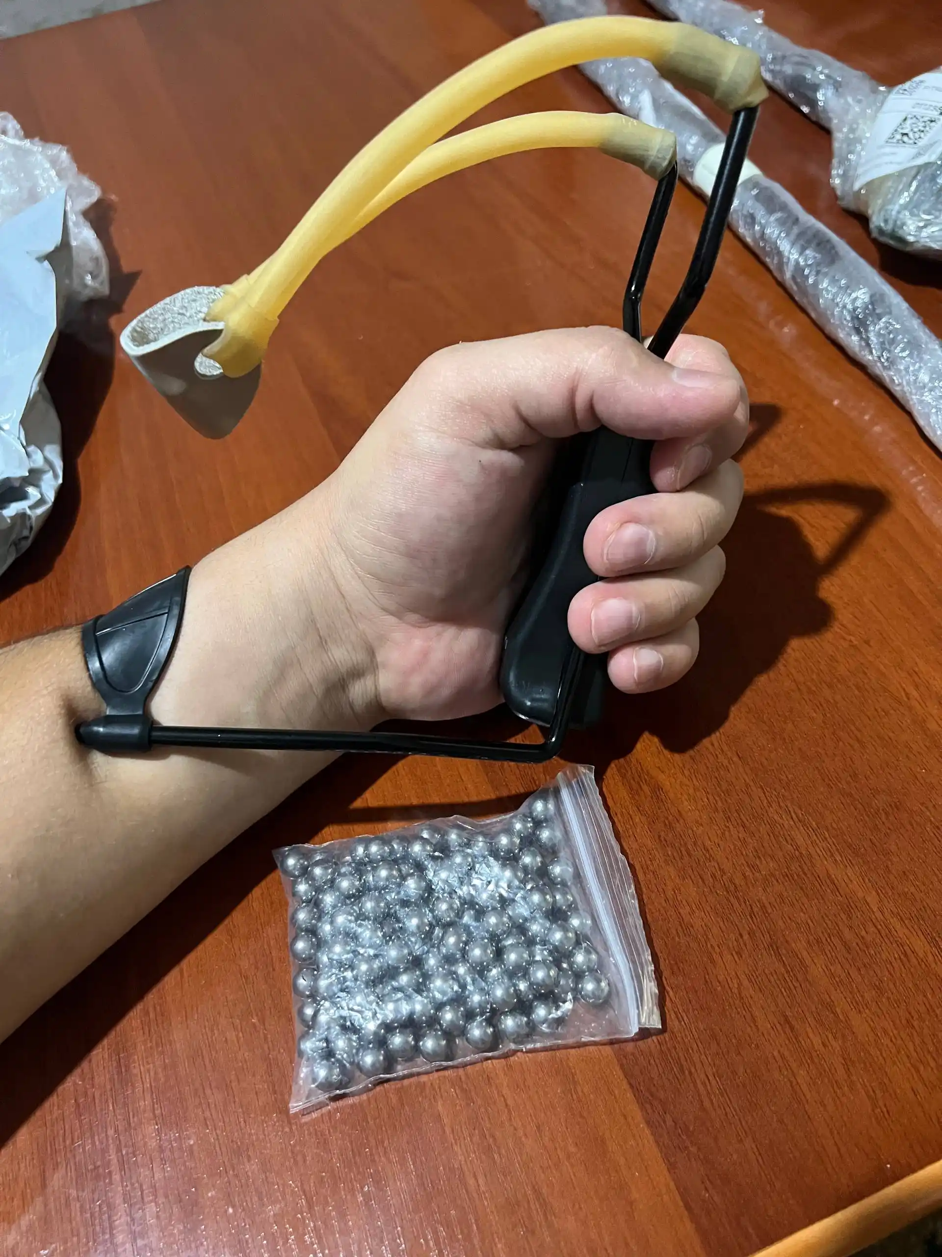 Professional rogatka, kuchli tortuvchi rezina, ergonomik tutqich bilan