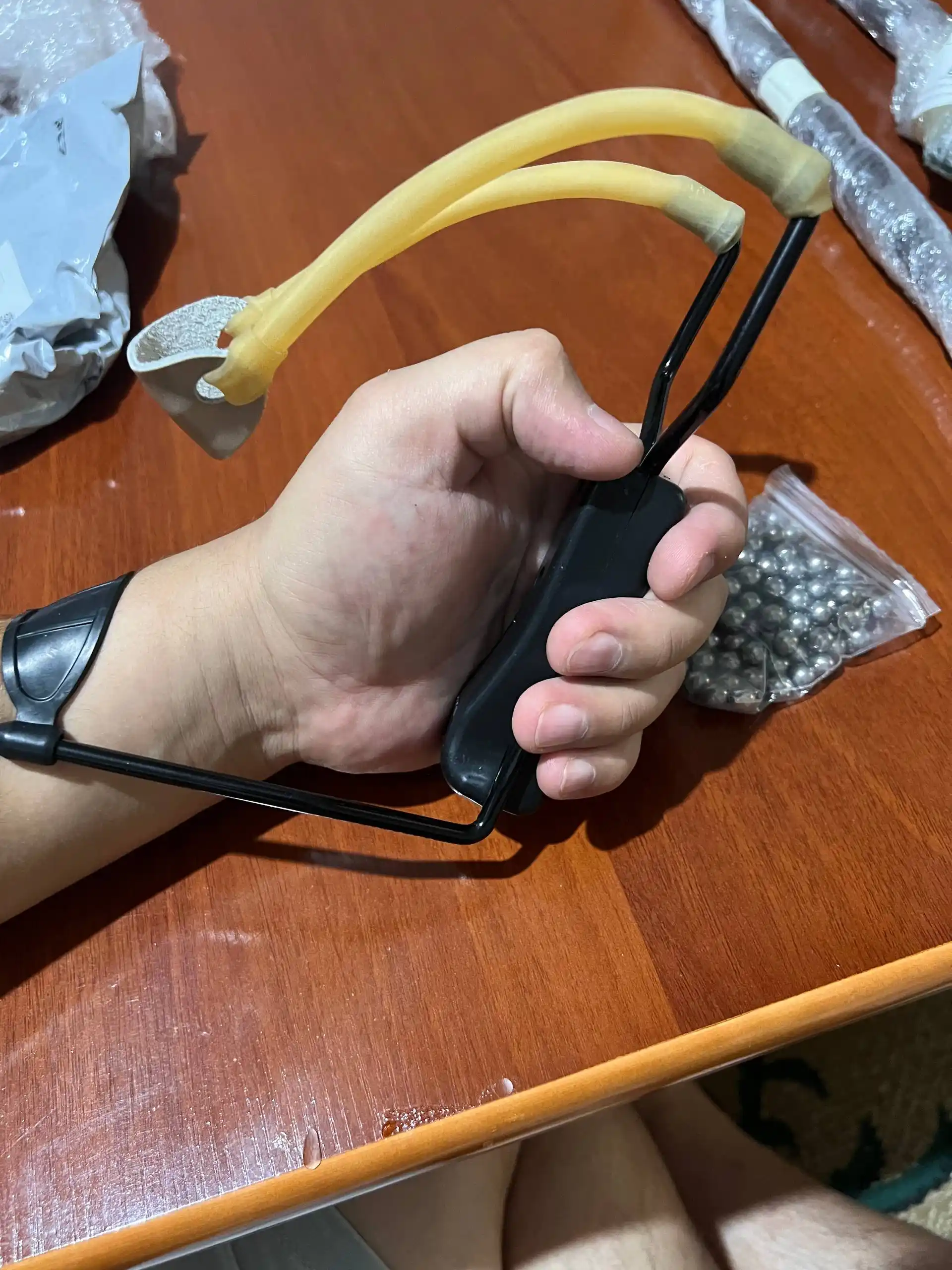 Professional rogatka, kuchli tortuvchi rezina, ergonomik tutqich bilan