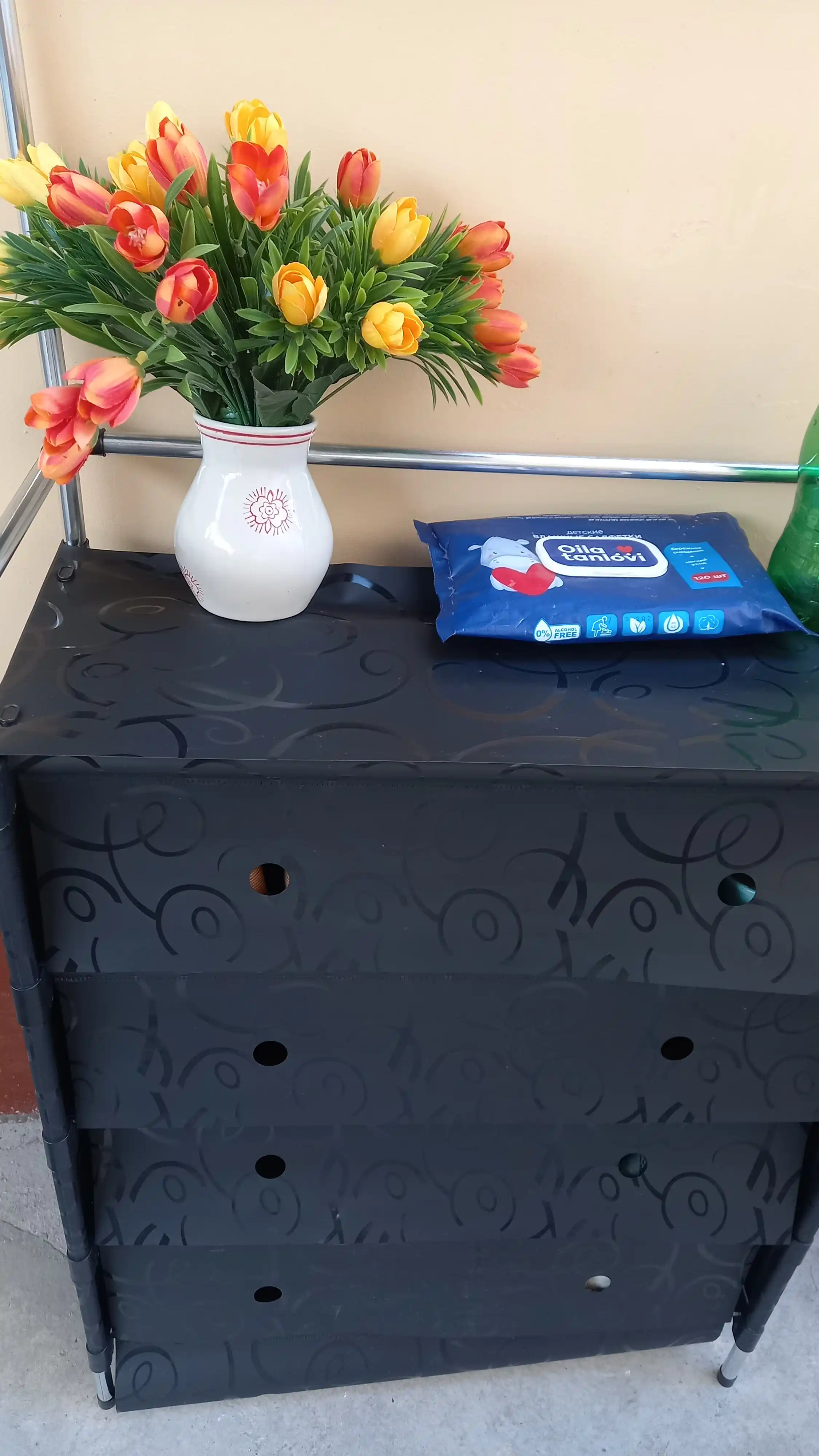 Ko'p funktsiyali 3 tasi 1 da kitob javoni: ilgich, tortma va poyabzal uchun tokcha