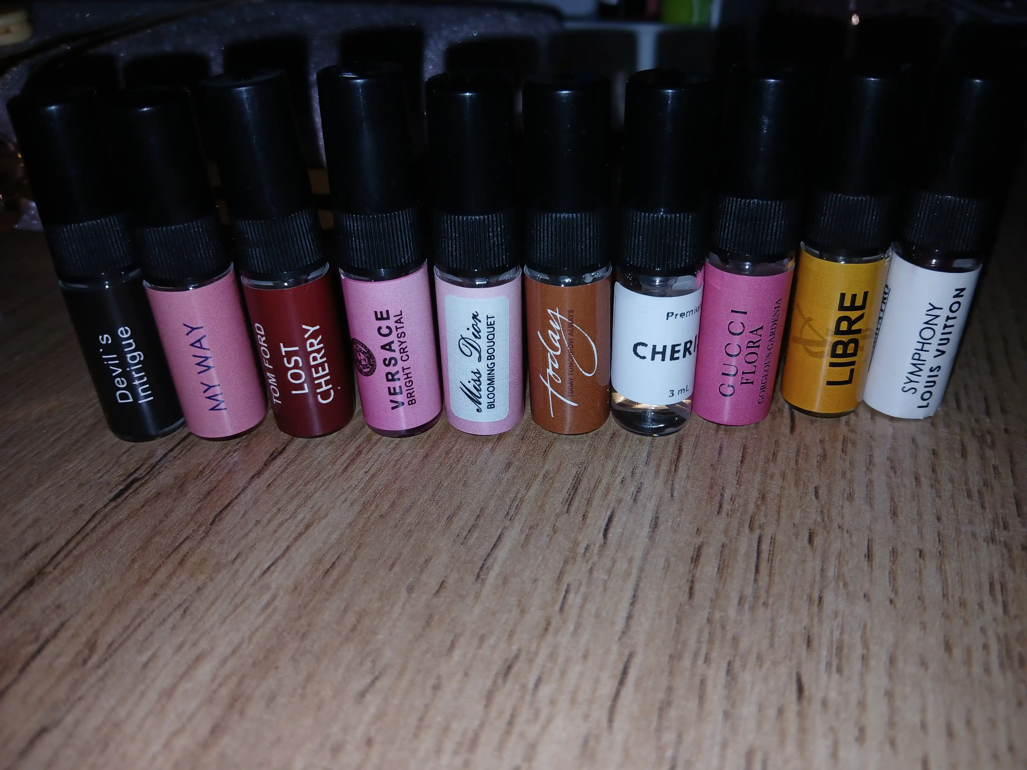 Atirlar ayollar uchun nabor Libre, Lost Cherry, Miss Dior, My Way, Today, Cherish, Versace