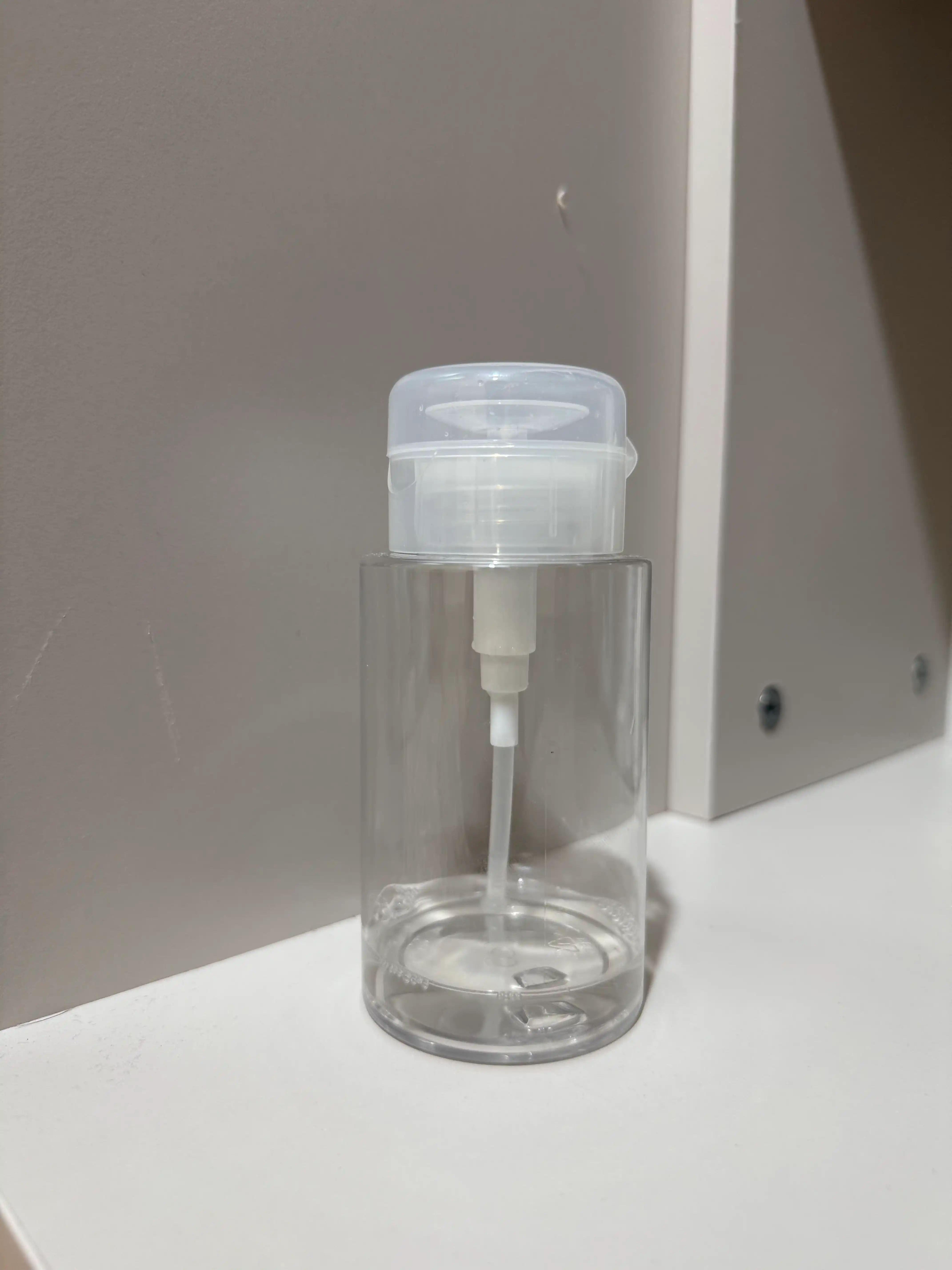 Pompalı flakon-dispenser 200 ml, suyuqliklar uchun idish