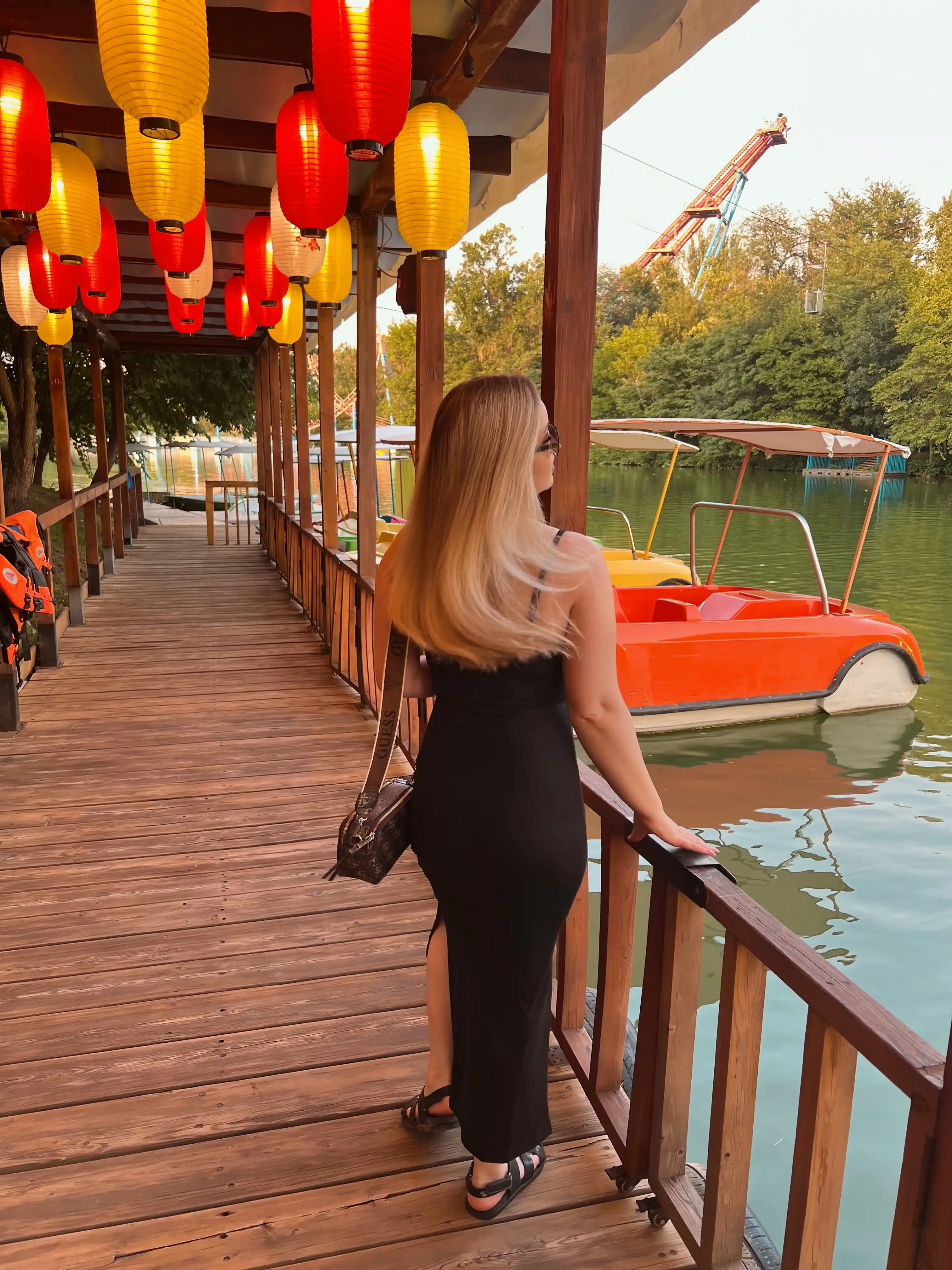 Uzun ko`ylak lyamkali, streych trikotaj, ozg`in ko`rsatadi