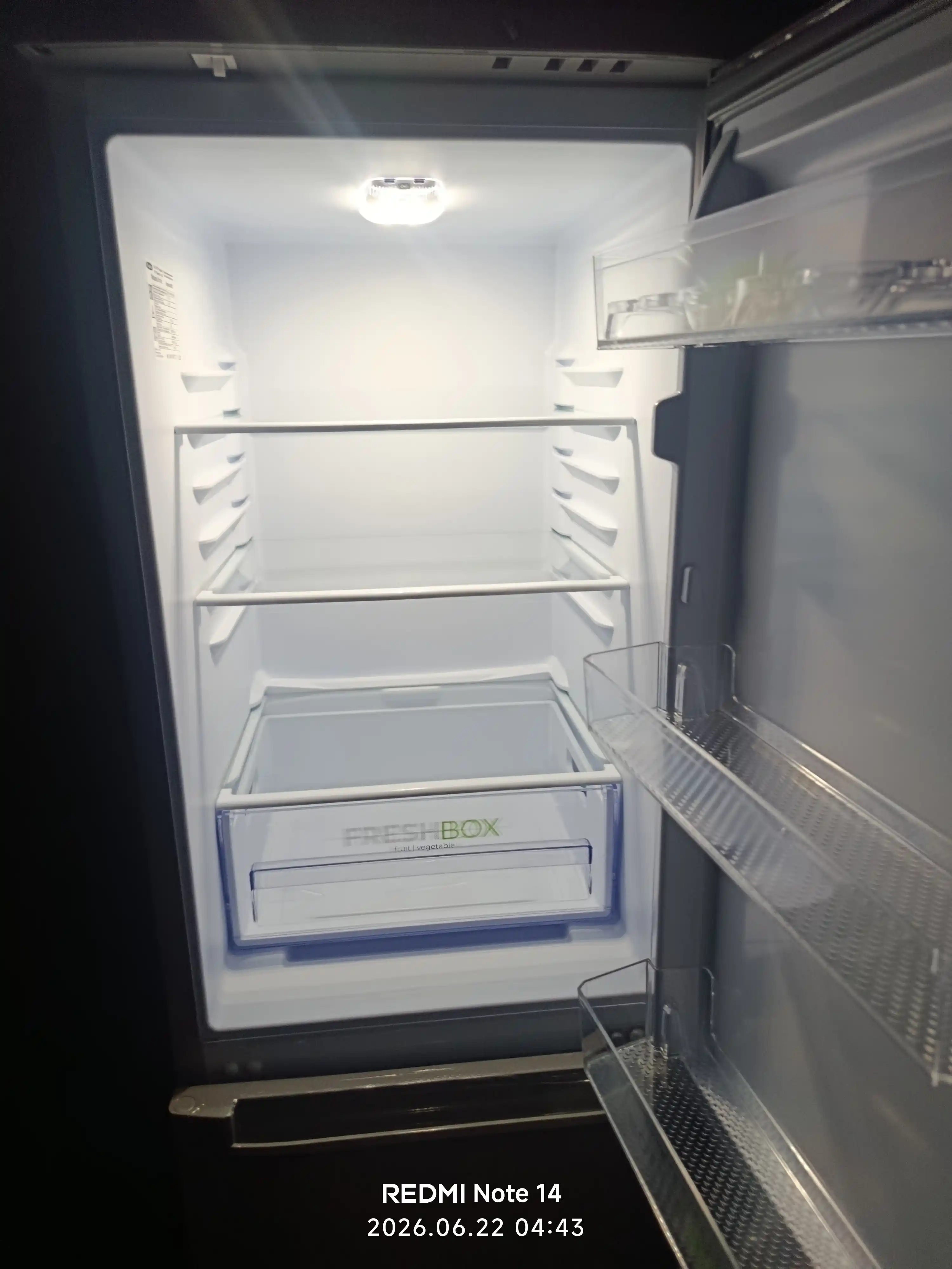 Ikki kamerali muzlatgich Бирюса M420, hajmi 205 litr