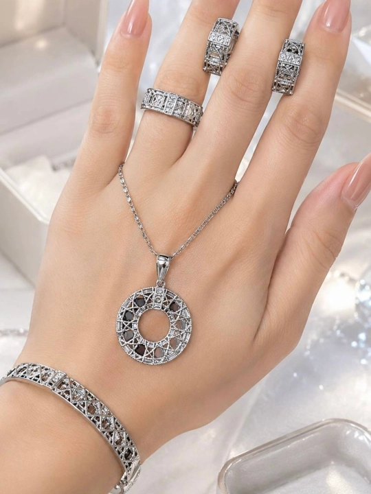Xuping Stainless Steel Bijutery — коллекция украшений для женщин и девушек