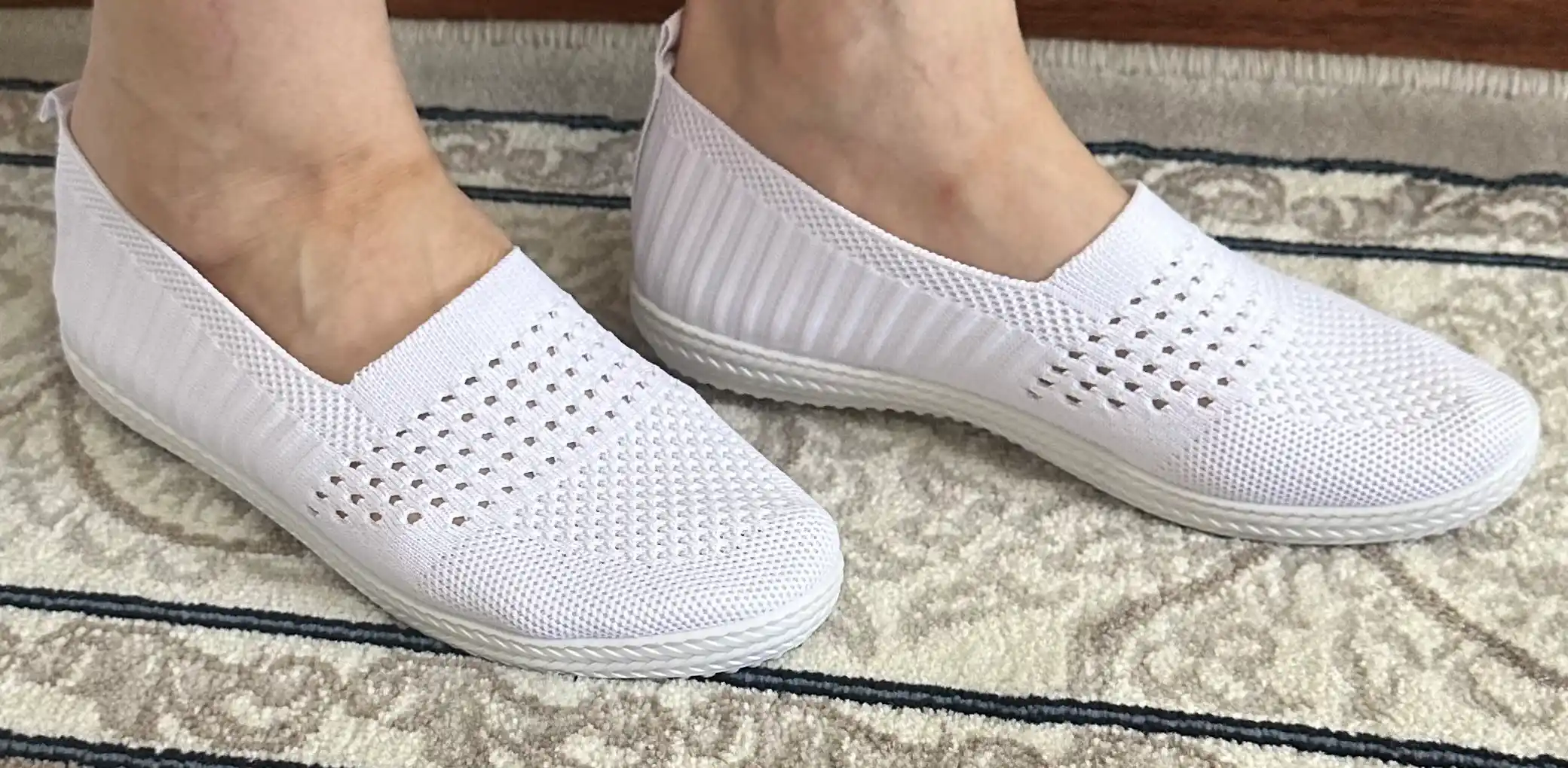 Ayollar va qizlar uchun krossovkalar sliponlar, setkalik, kundalik kiyish va sport fitnes