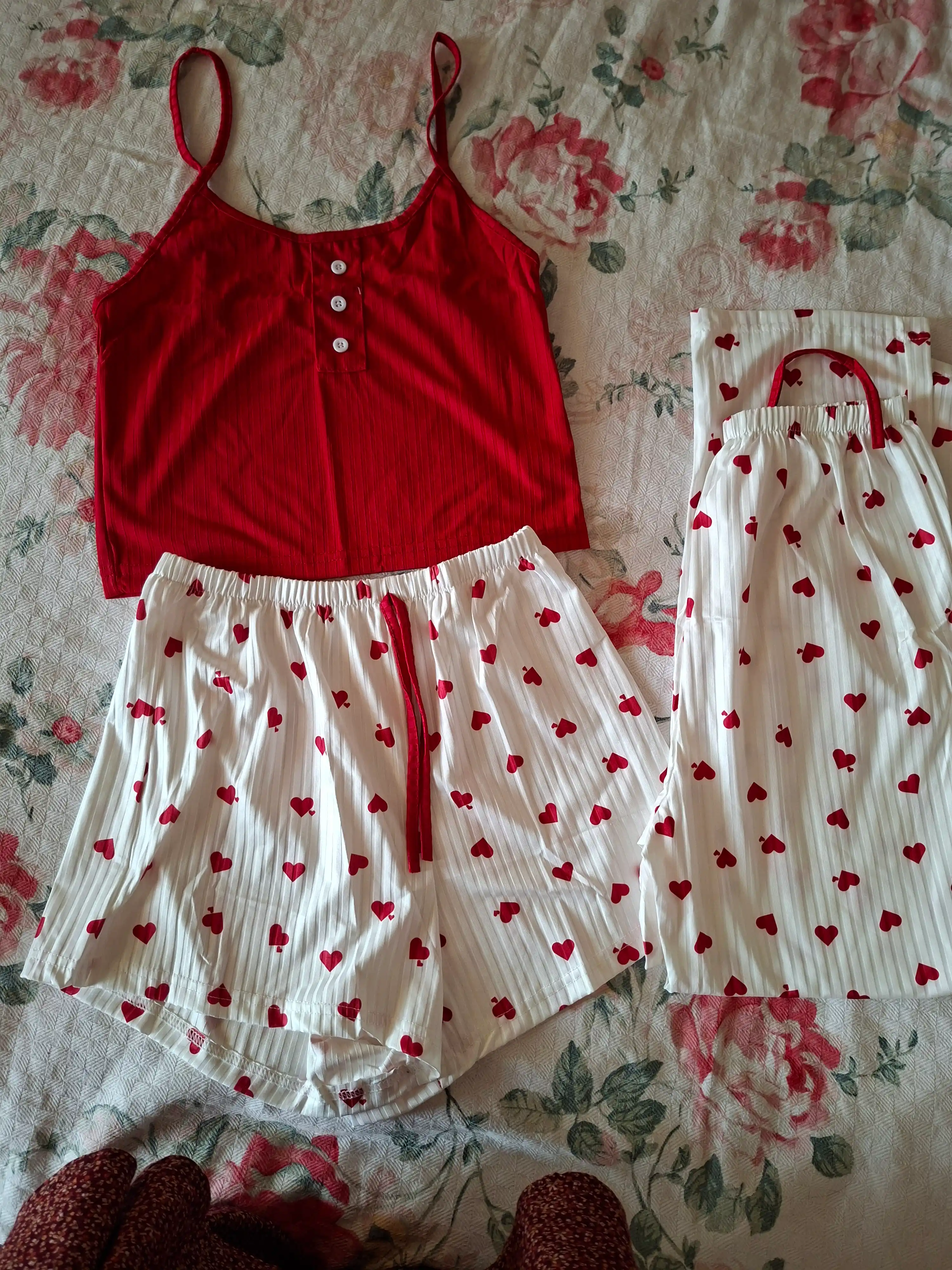 Ayollar pijamalari, 3x1