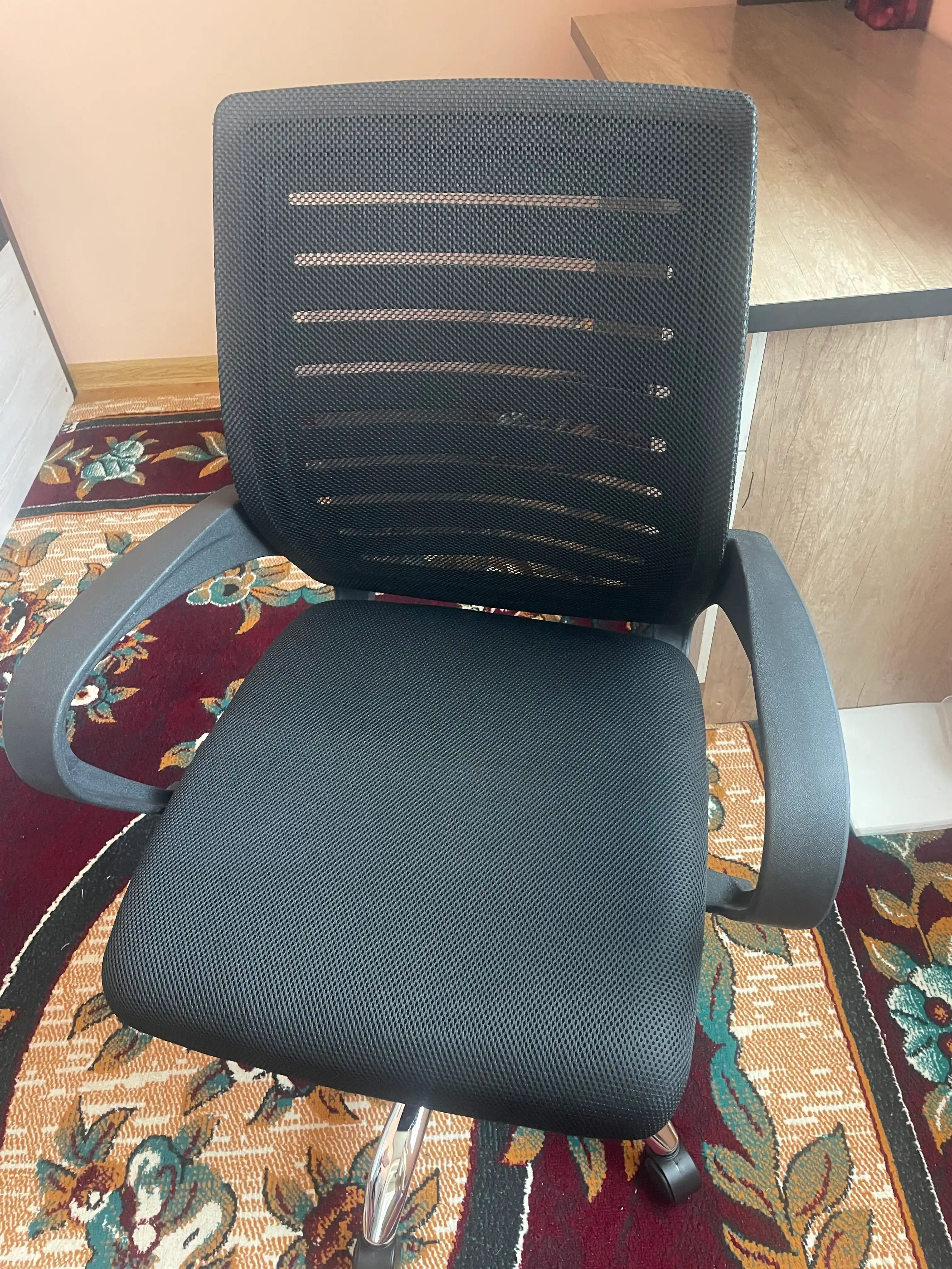 Ofis va kompyuter kreslosi TASK, setka, tebranadigan kreslo, kreslolar, ergonomik kreslo