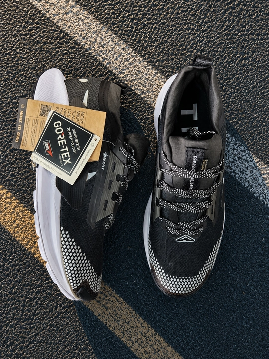 Erkaklar uchun Nike Trail ATC Gore-Tex krossovkalari