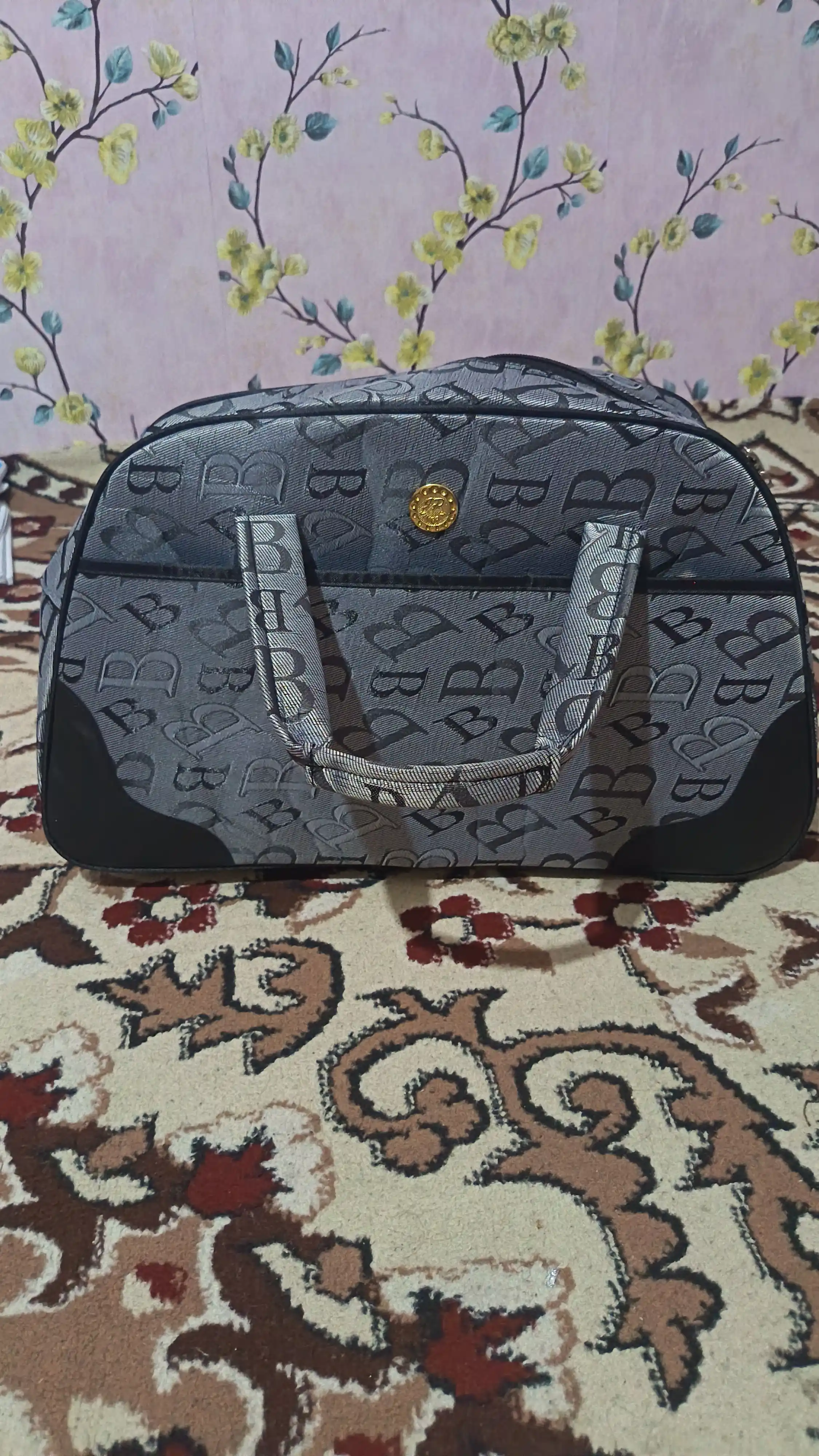 Ayollar sumkasi, qo‘l sumkasi, kundalik, ayollar uchun, klassik model, katta sumka