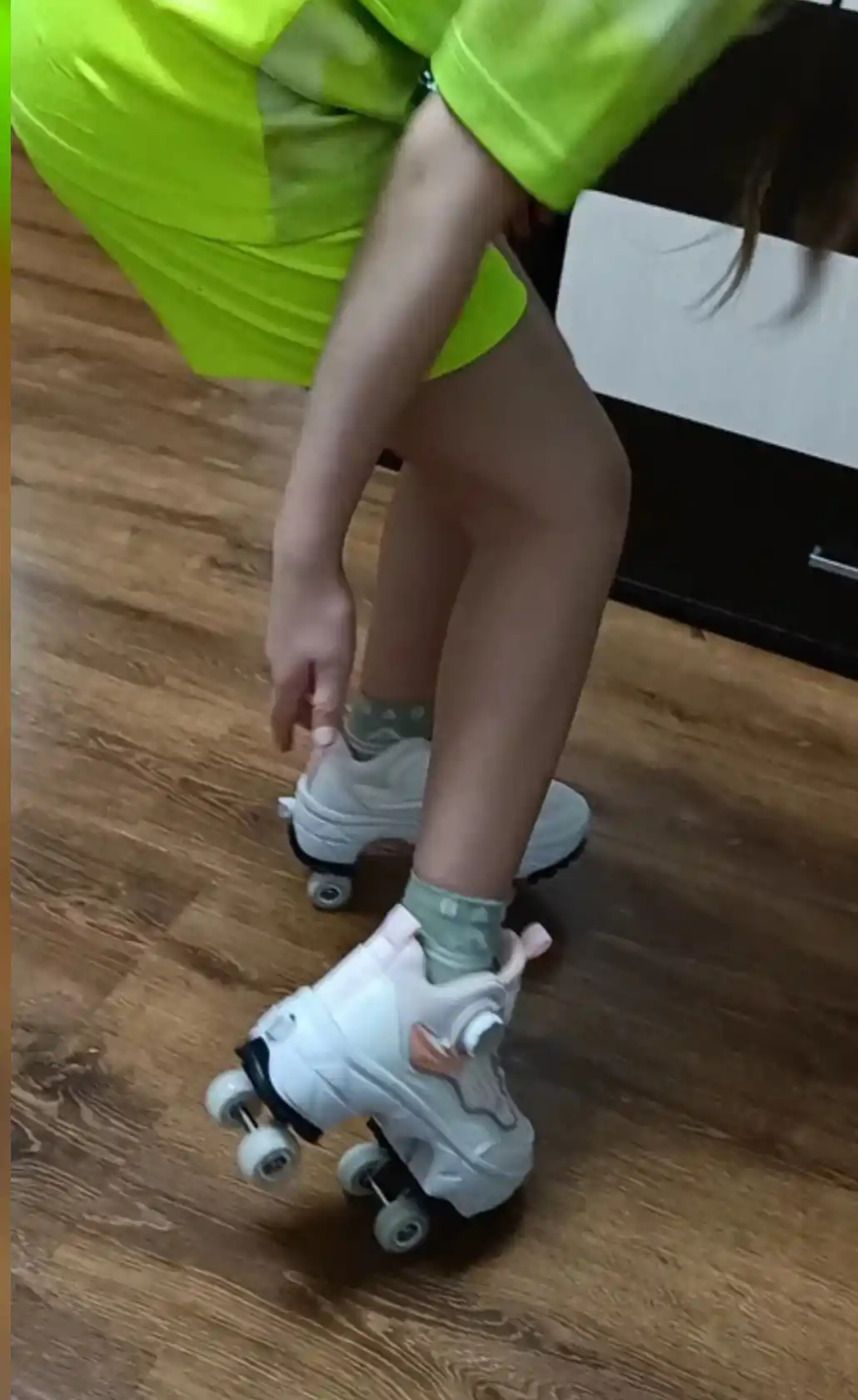 LED chiroqli rolikli krossovka bolalar uchun, g‘ildirakli sport oyoq kiyimi, krasovka