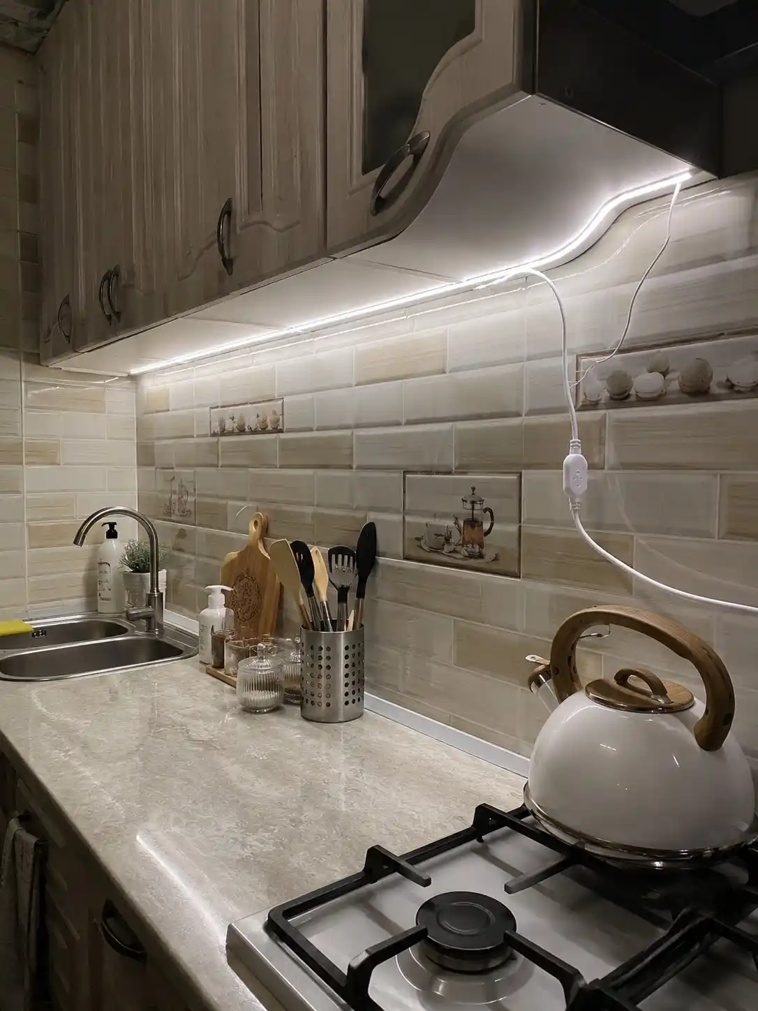 COB LED lenta 220V 8mm 288D vilkali 3 rang 10sm kesish uy dekor yoritish