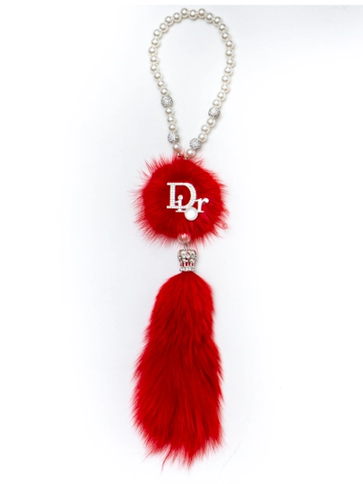 Avtomobilda osma bezak (fur charm), salon uchun oq mo‘ynali brelok, aksessuar - 