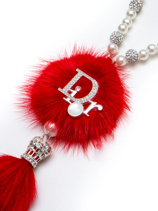 Подвесной декор в авто (fur charm), белый меховой брелок в салон, аксессуар