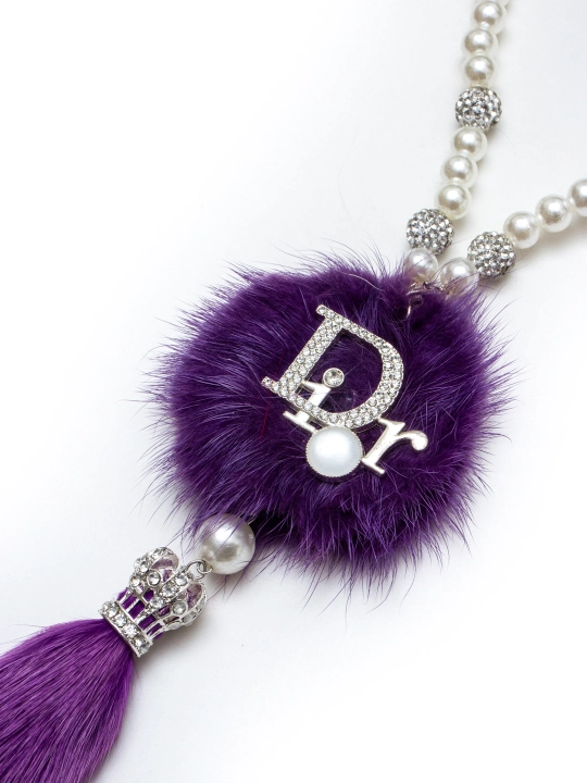Подвесной декор в авто (fur charm), белый меховой брелок в салон, аксессуар
