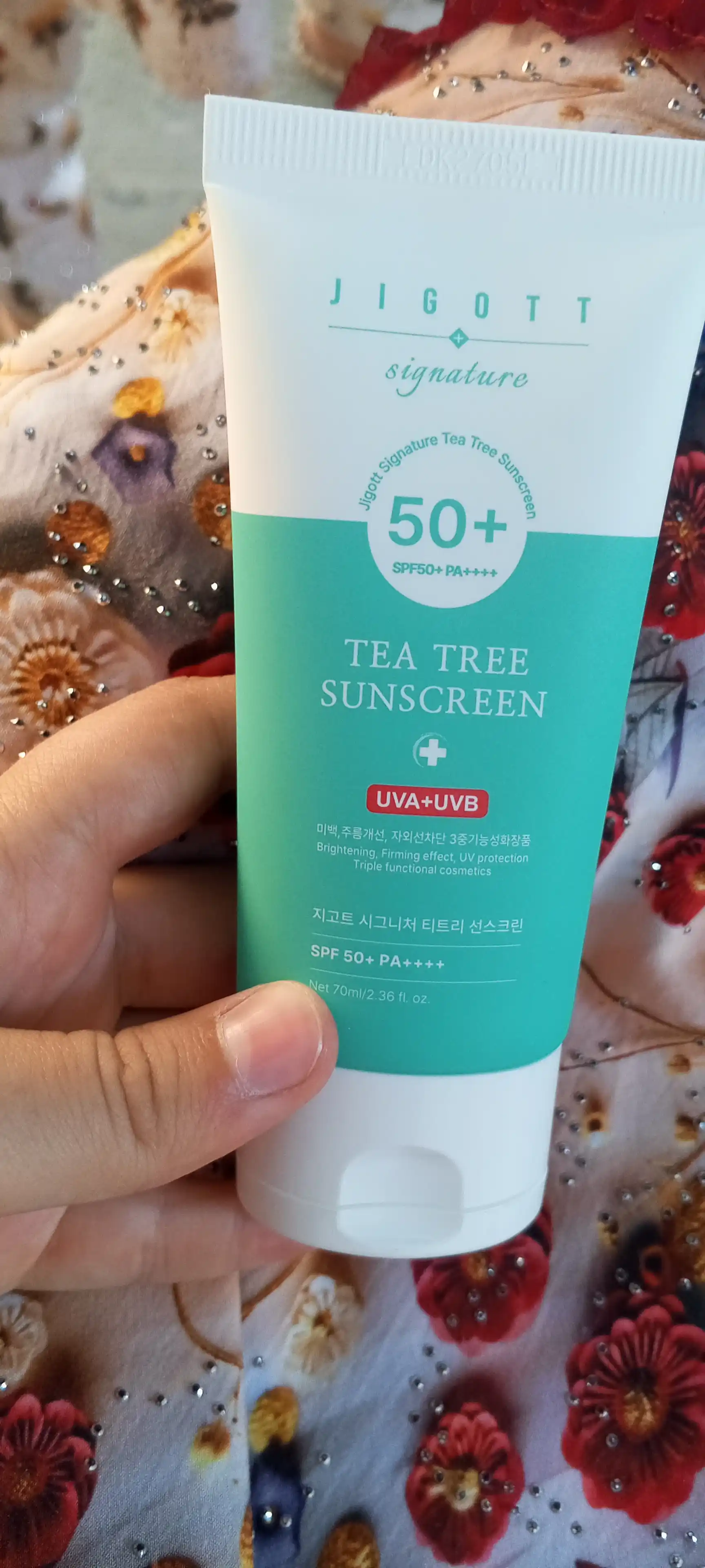 Quyoshdan himoya qiluvchi krem Jigott Collagen, Tea tree sunscreen SPF 50+ PA++++ 70 ml