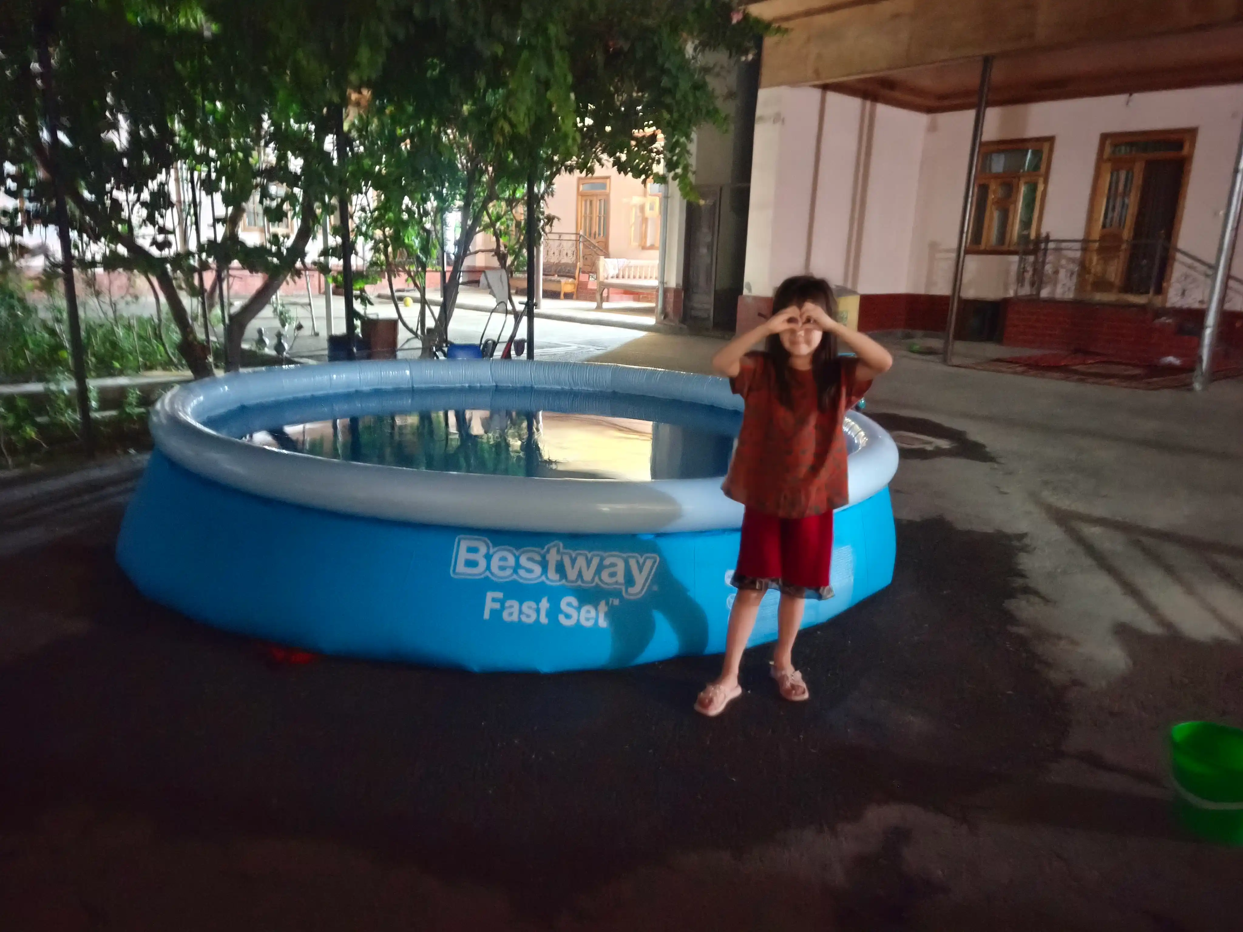 Bestway Fast Set puflanadigan basseyni, 940-5377 litr, bolalar va kattalar uchun, mustahkam PVXdan 