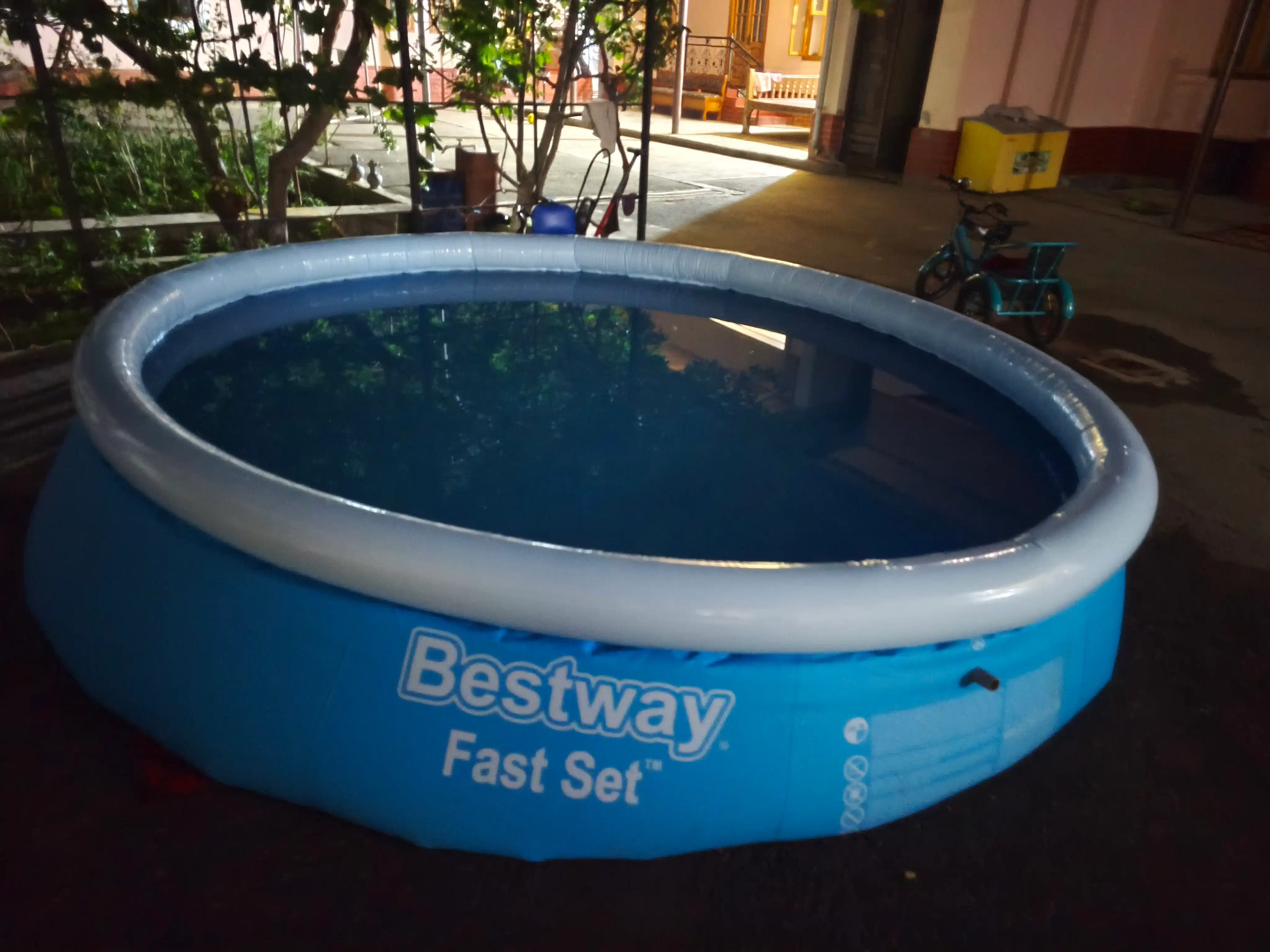 Bestway Fast Set puflanadigan basseyni, 940-5377 litr, bolalar va kattalar uchun, mustahkam PVXdan 