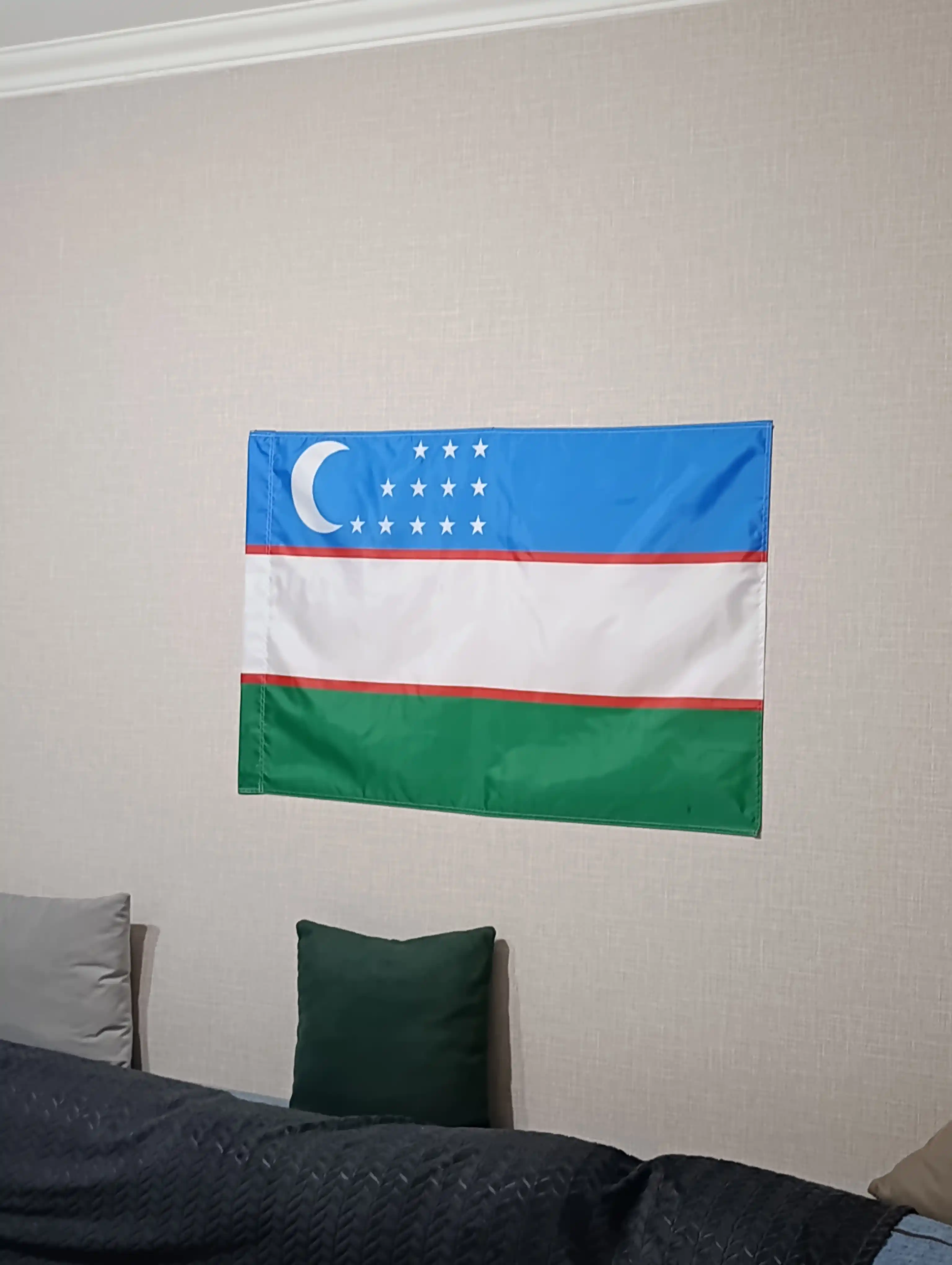 Rossiya, O‘zbekiston, Qozog‘iston va Amerika bayroqlari