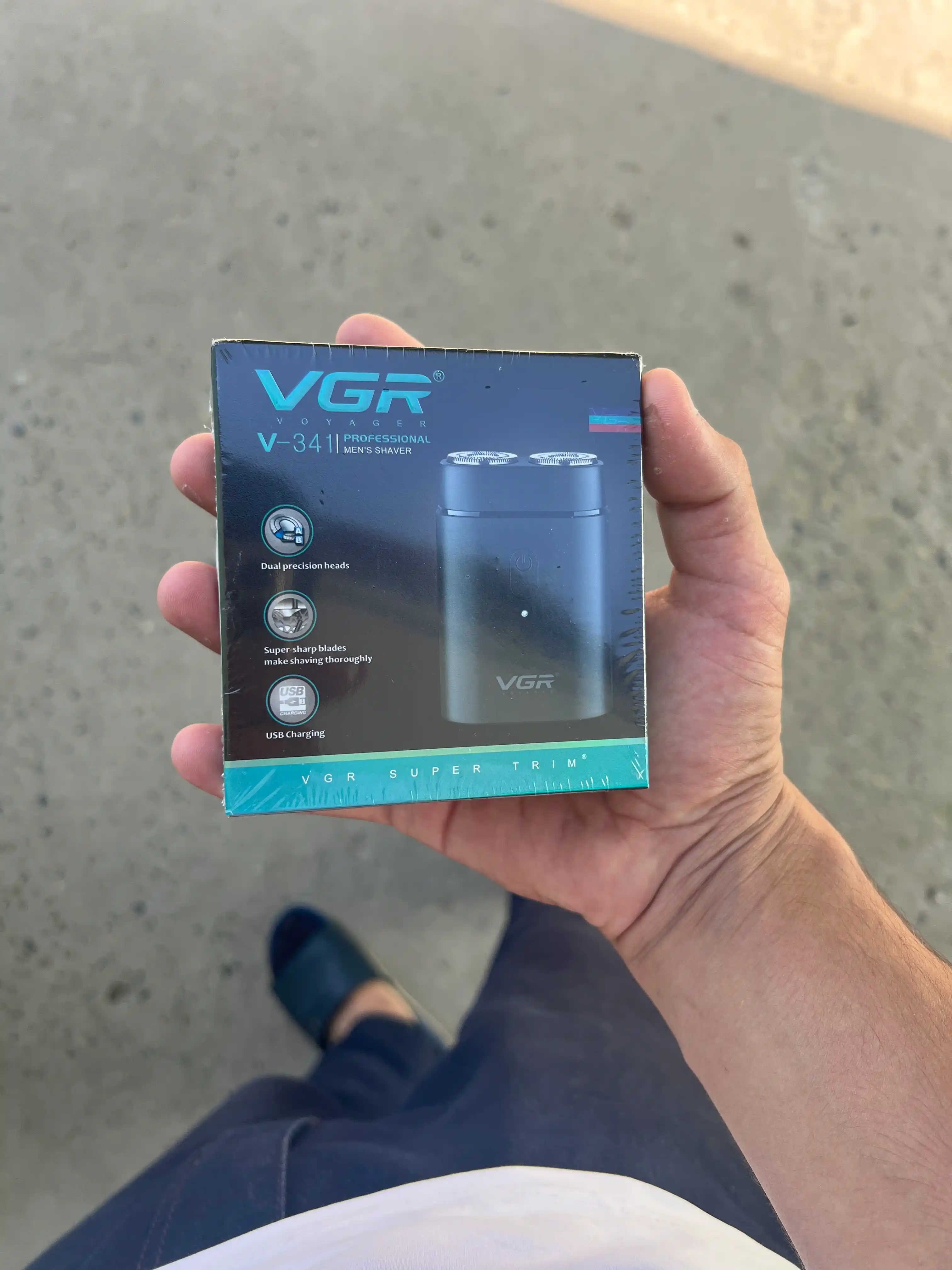 Elektr ustara VGR V-341, simsiz shaver, portativ, erkaklar uchun