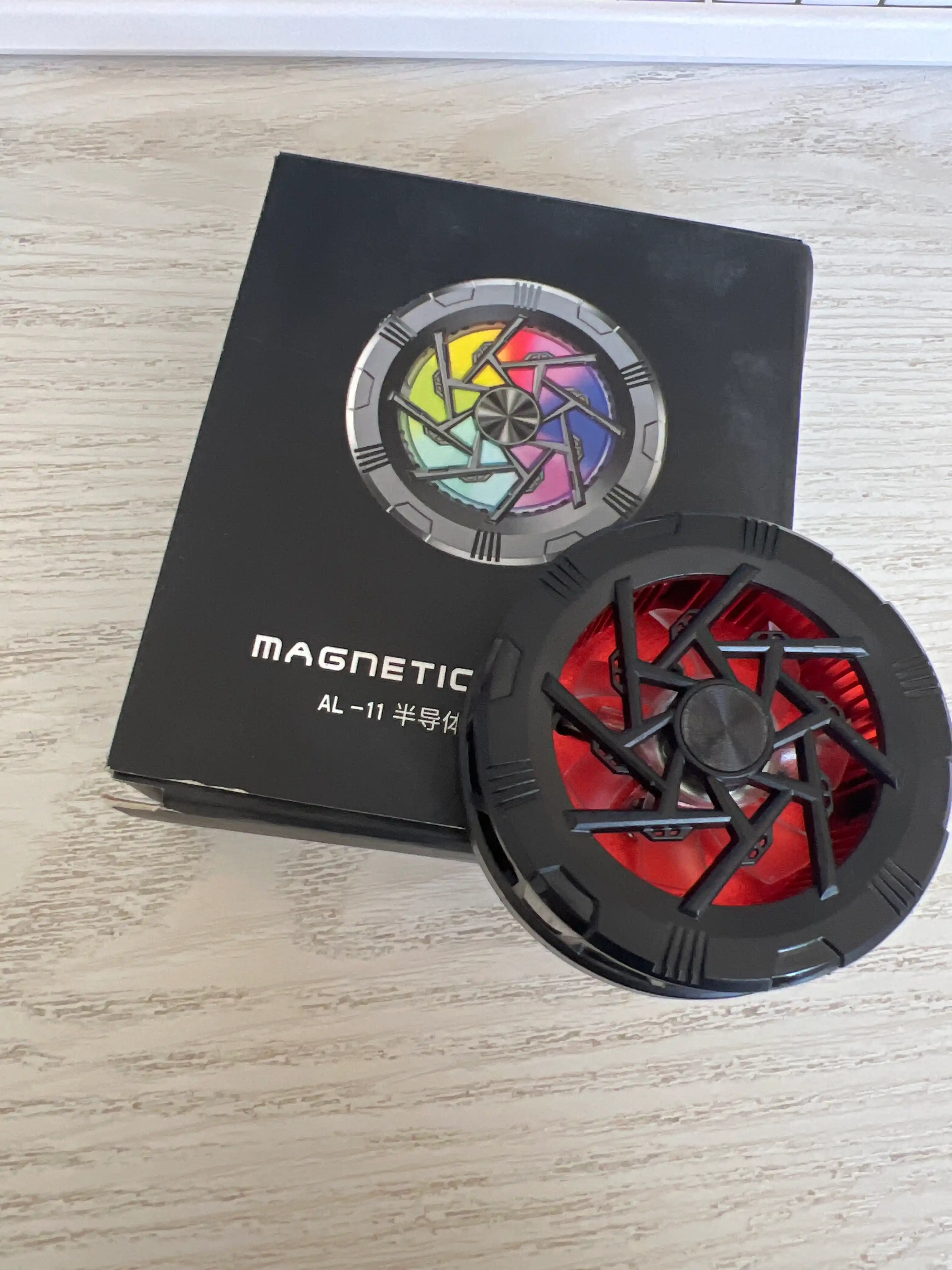 Telefon sovutgichi GameCooler Pro RGB "Kanlennys Room" dan