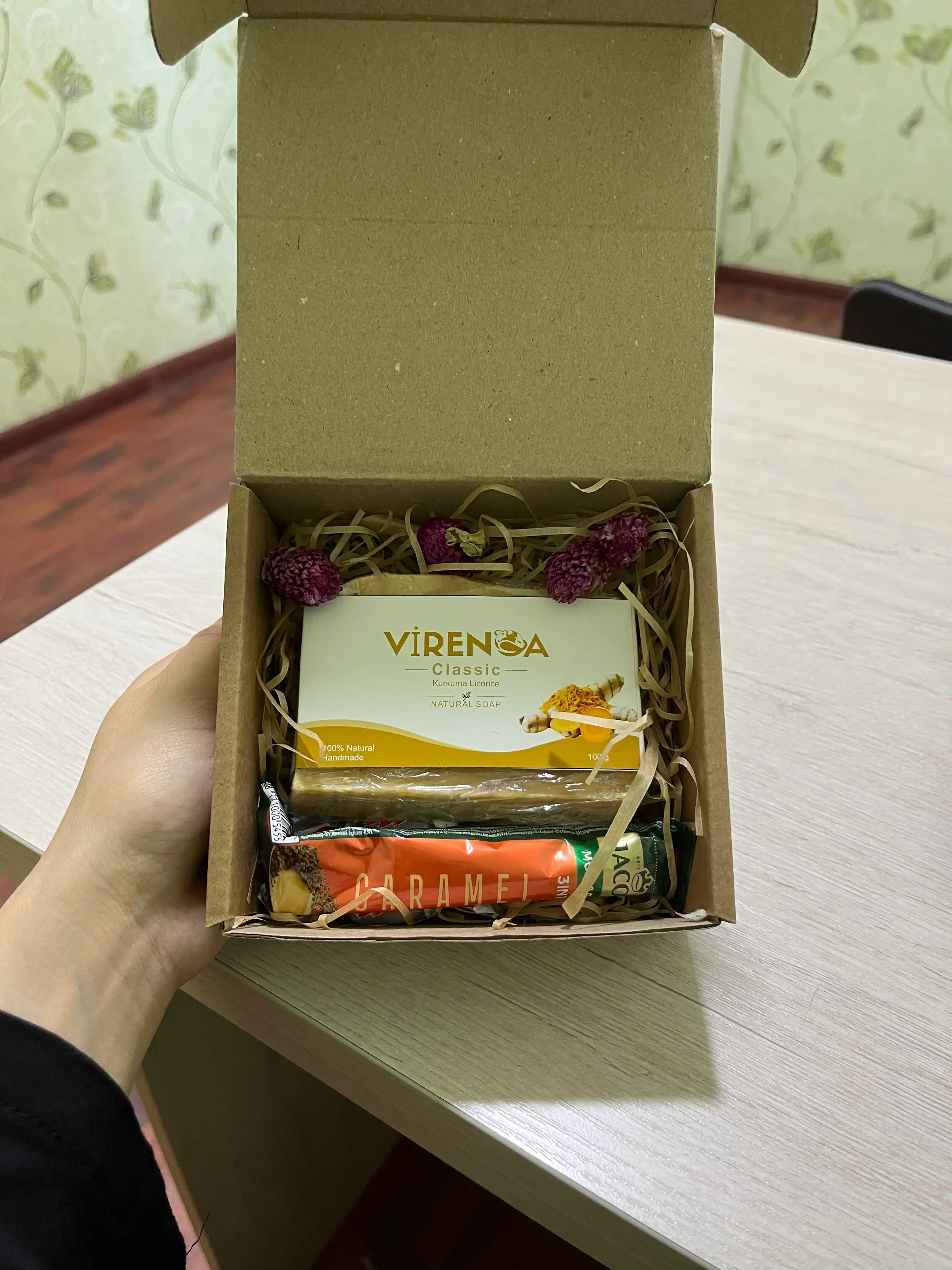 Tabiiy oqartiruvchi yuz sovuni Virenoa Classic kurkuma va meyan ildizi bilan, 100 g Bright