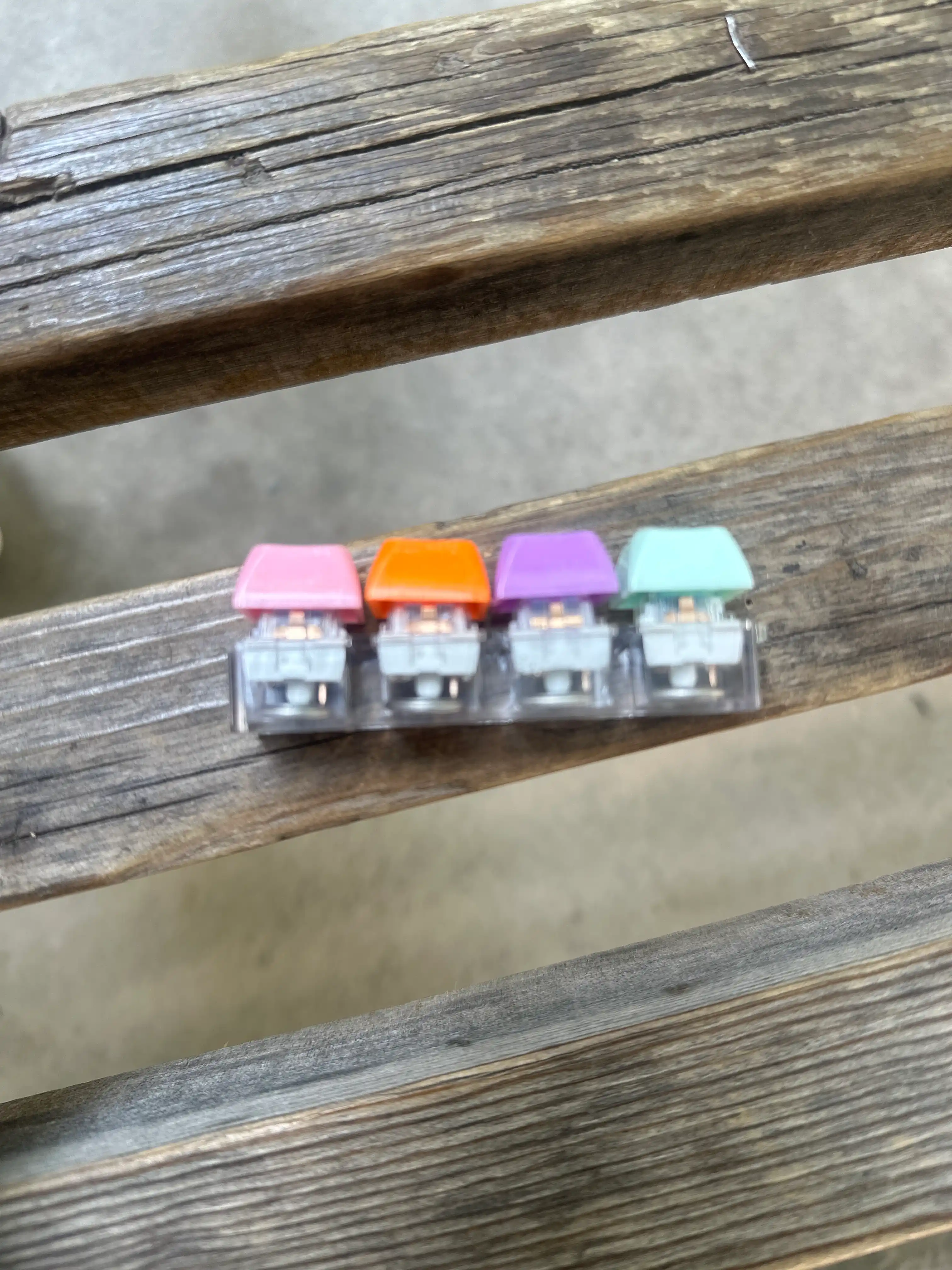 Antistress klaviatura brelok mini – klik tugmali fidget o‘yinchoq, stressni kamaytiradi